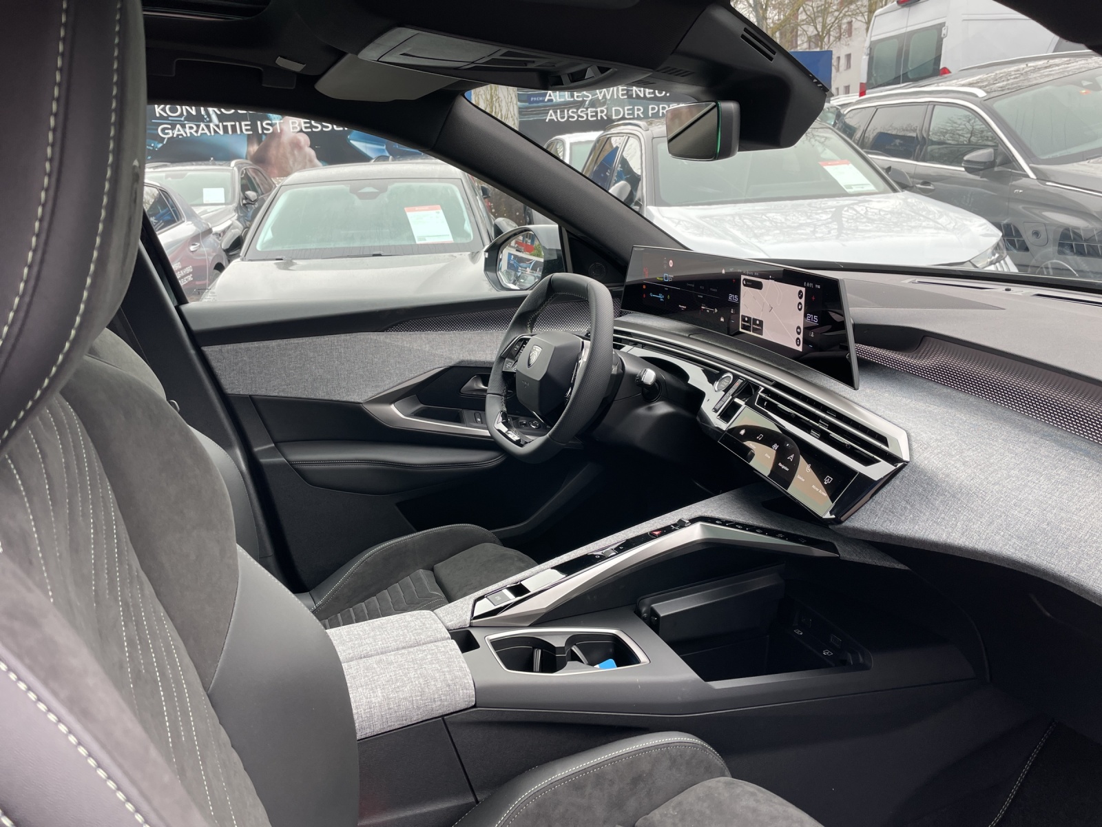 PEUGEOT 3008 NEW 195 e-DCS GT-image-12