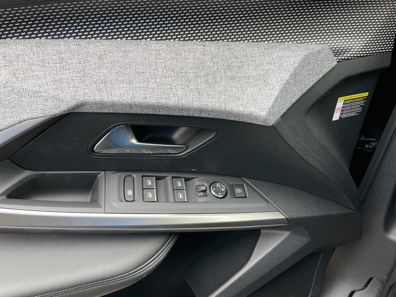PEUGEOT 3008 NEW 195 e-DCS GT-image-14