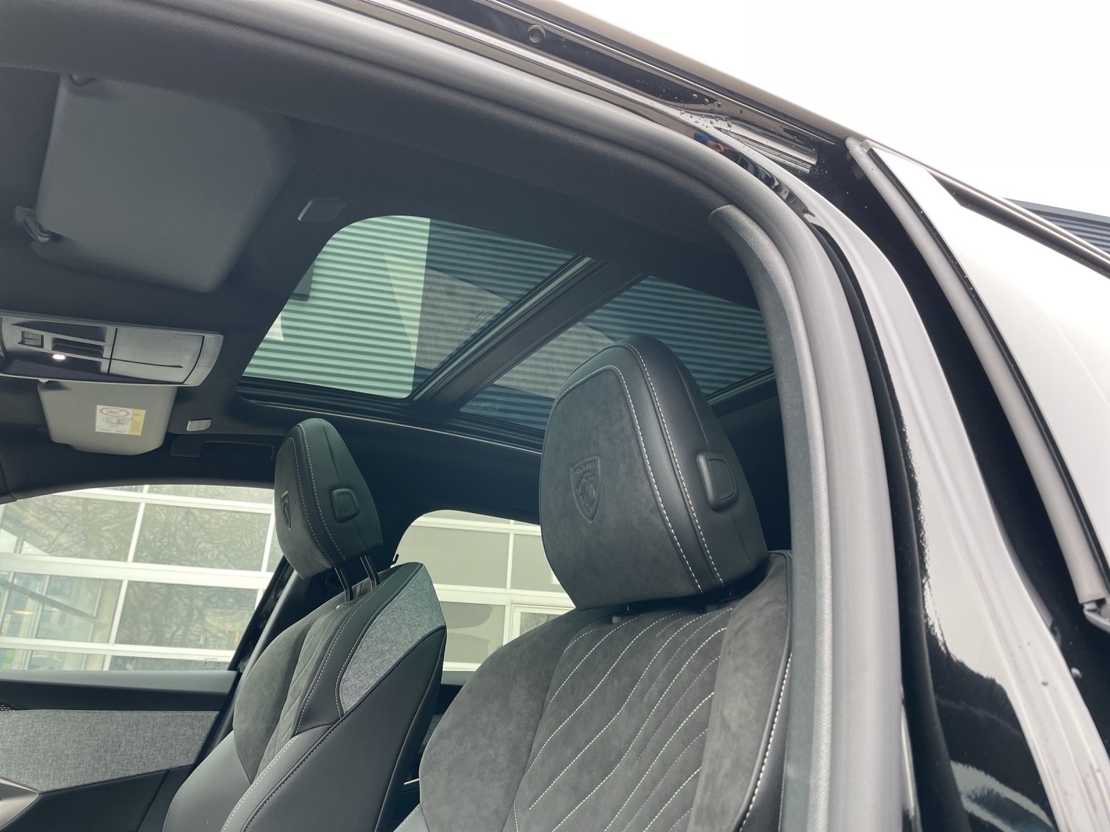 PEUGEOT 3008 NEW 195 e-DCS GT-image-11