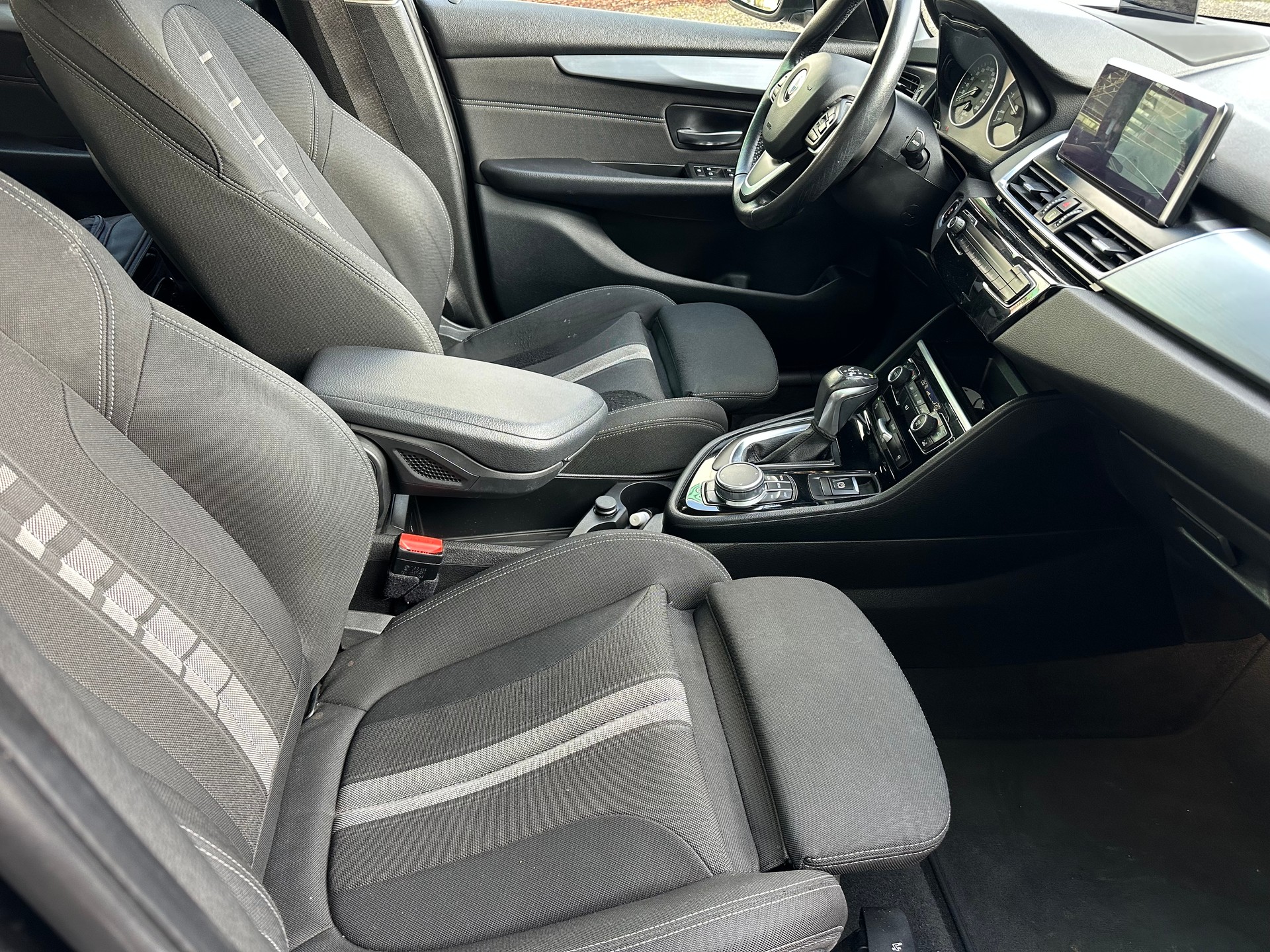 BMW 218d xDrive Active Tourer Steptronic-image-8
