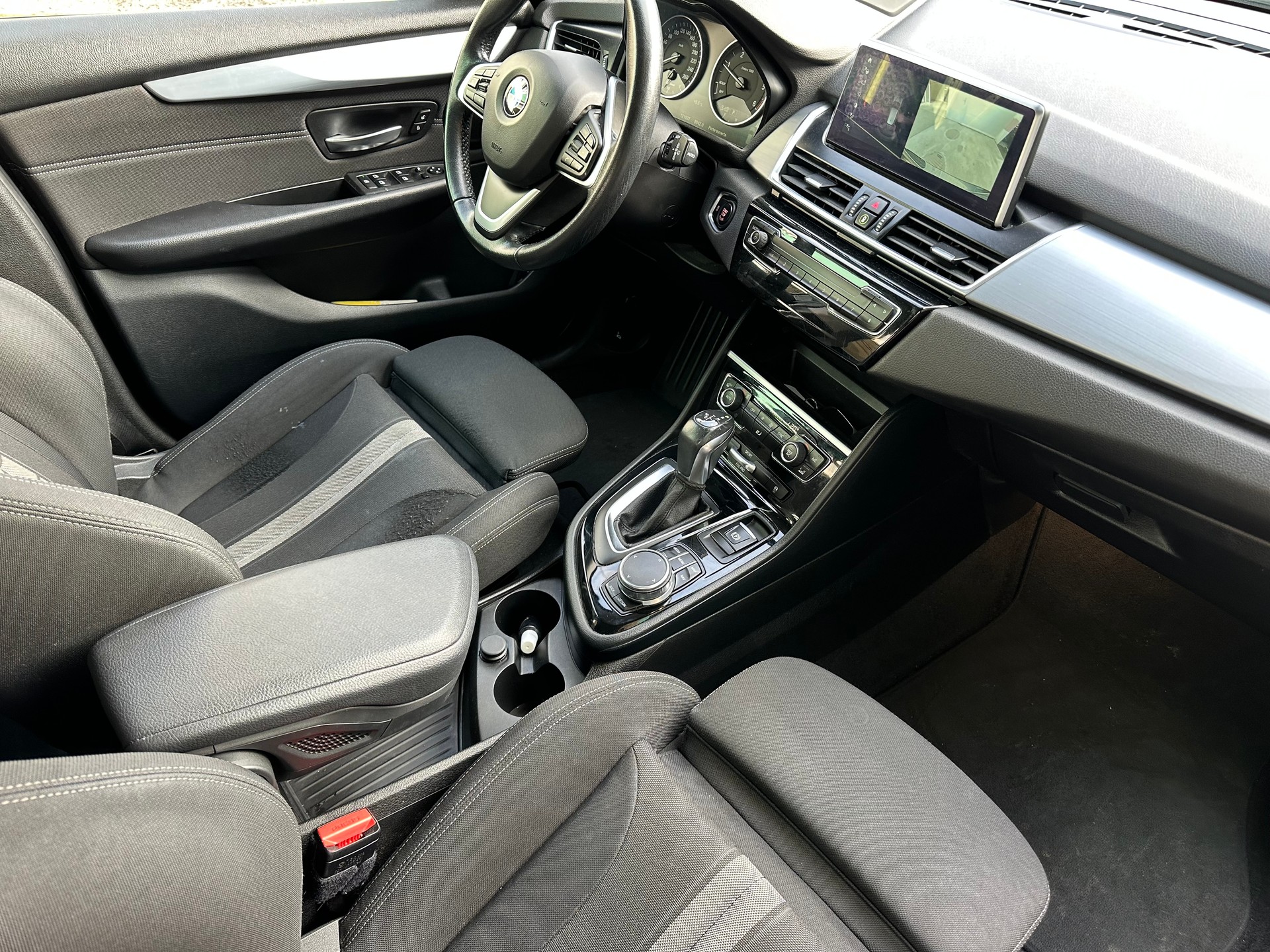 BMW 218d xDrive Active Tourer Steptronic-image-7