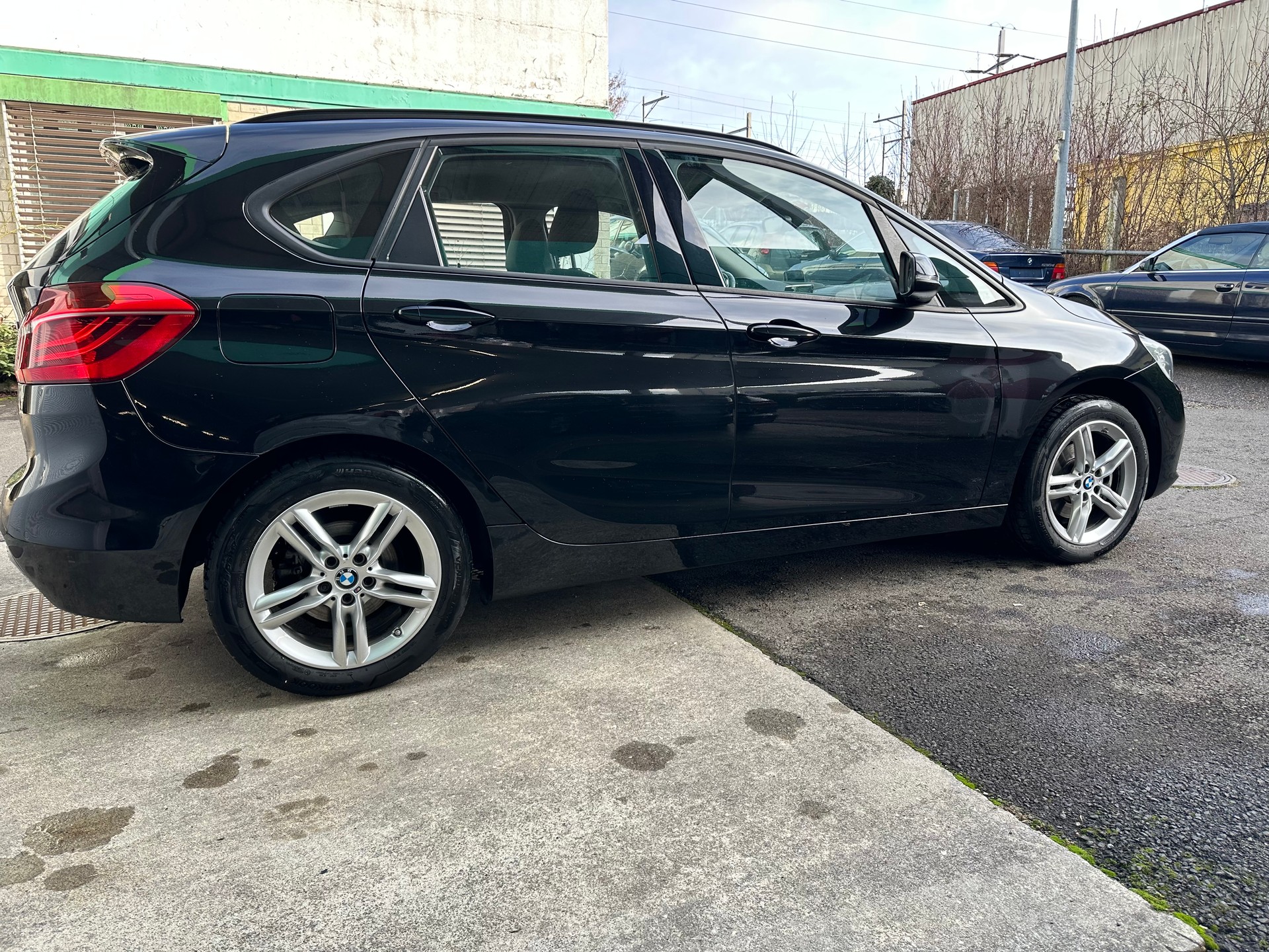 BMW 218d xDrive Active Tourer Steptronic-image-5