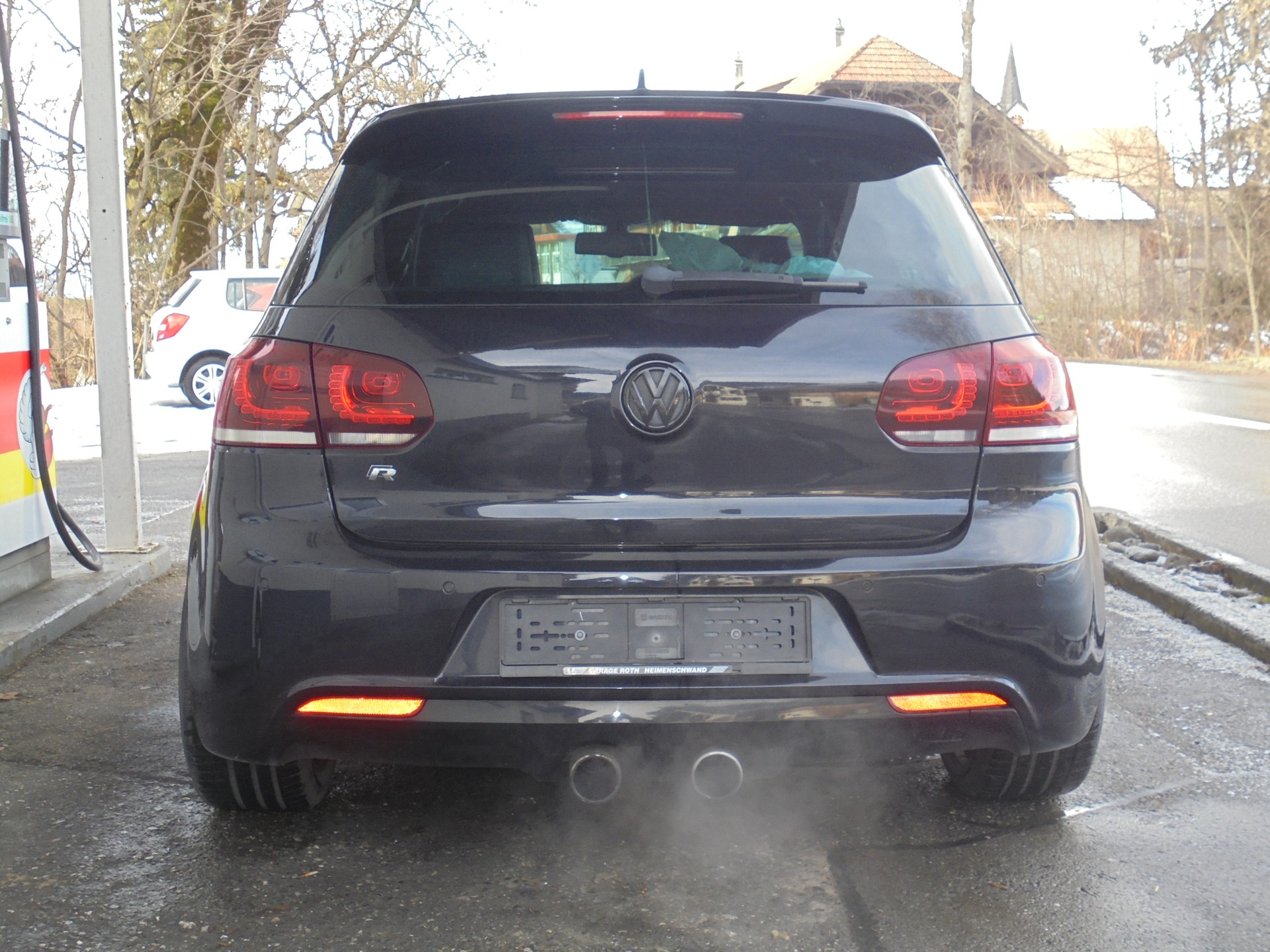 VW Golf 2.0 TSI R 4Motion DSG-image-3