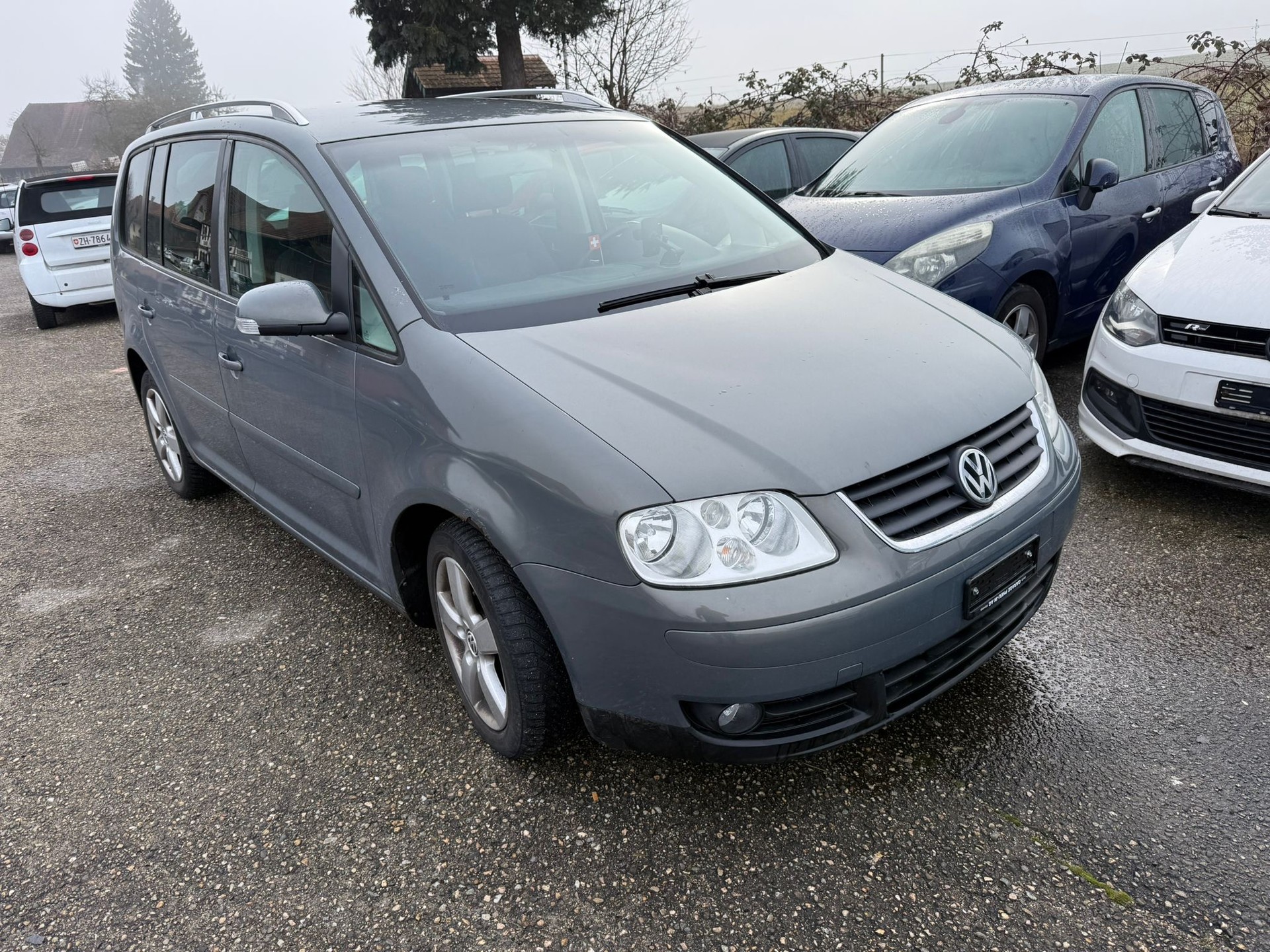 VW Touran 2.0 TDI Highline-image-1