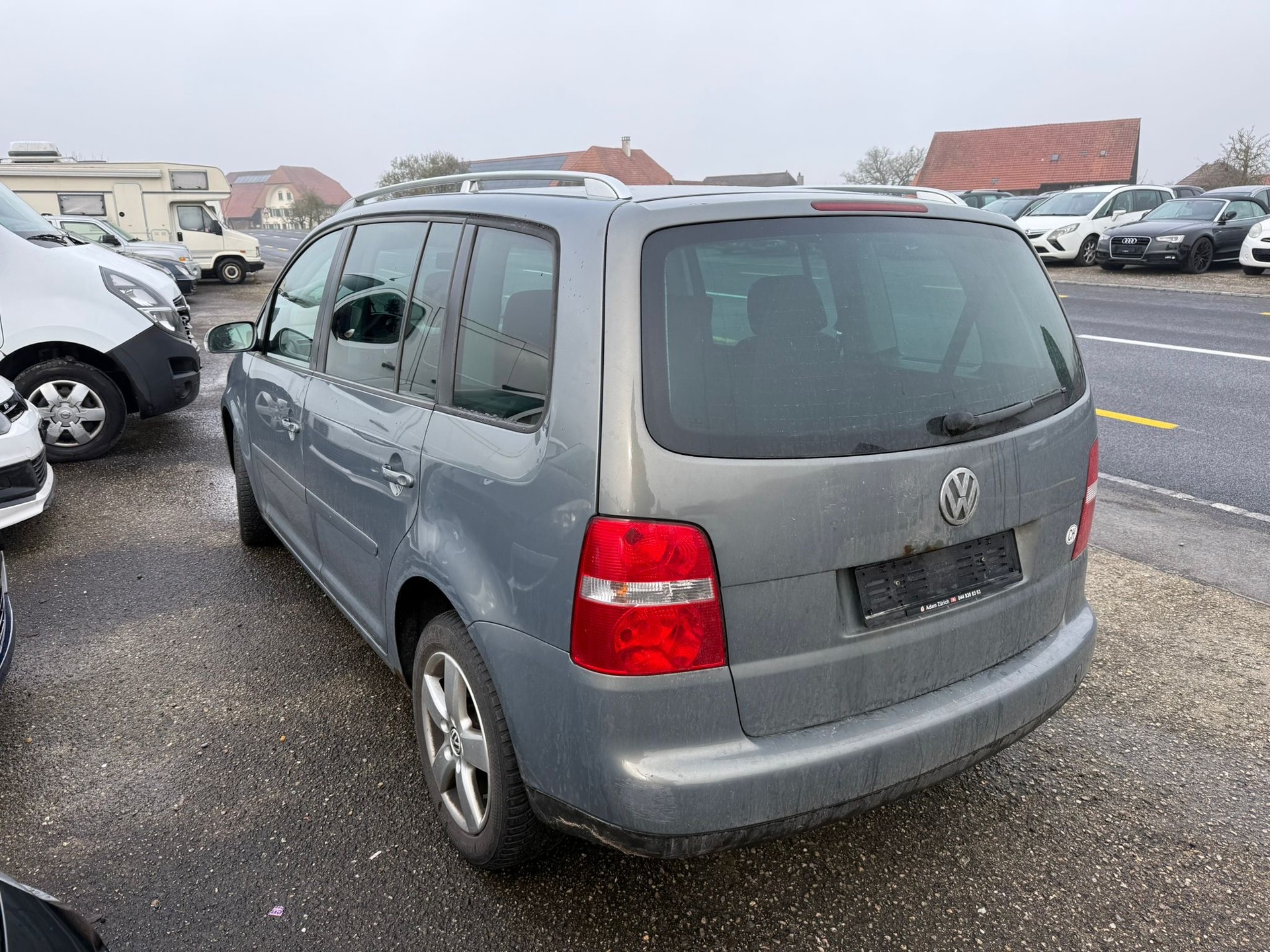 VW Touran 2.0 TDI Highline-image-3