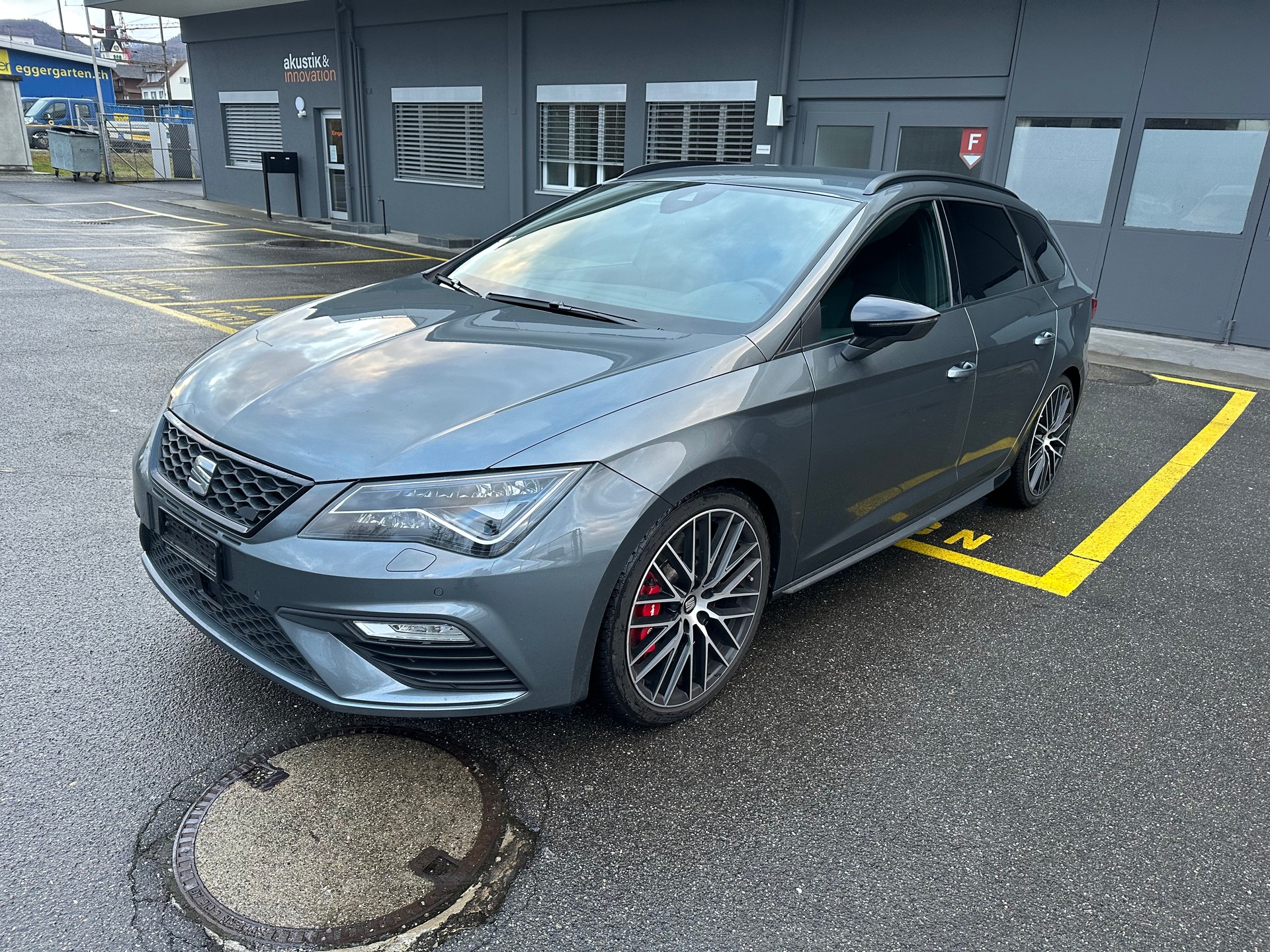 SEAT Leon ST 2.0 TSI Cupra 300 4 Drive DSG