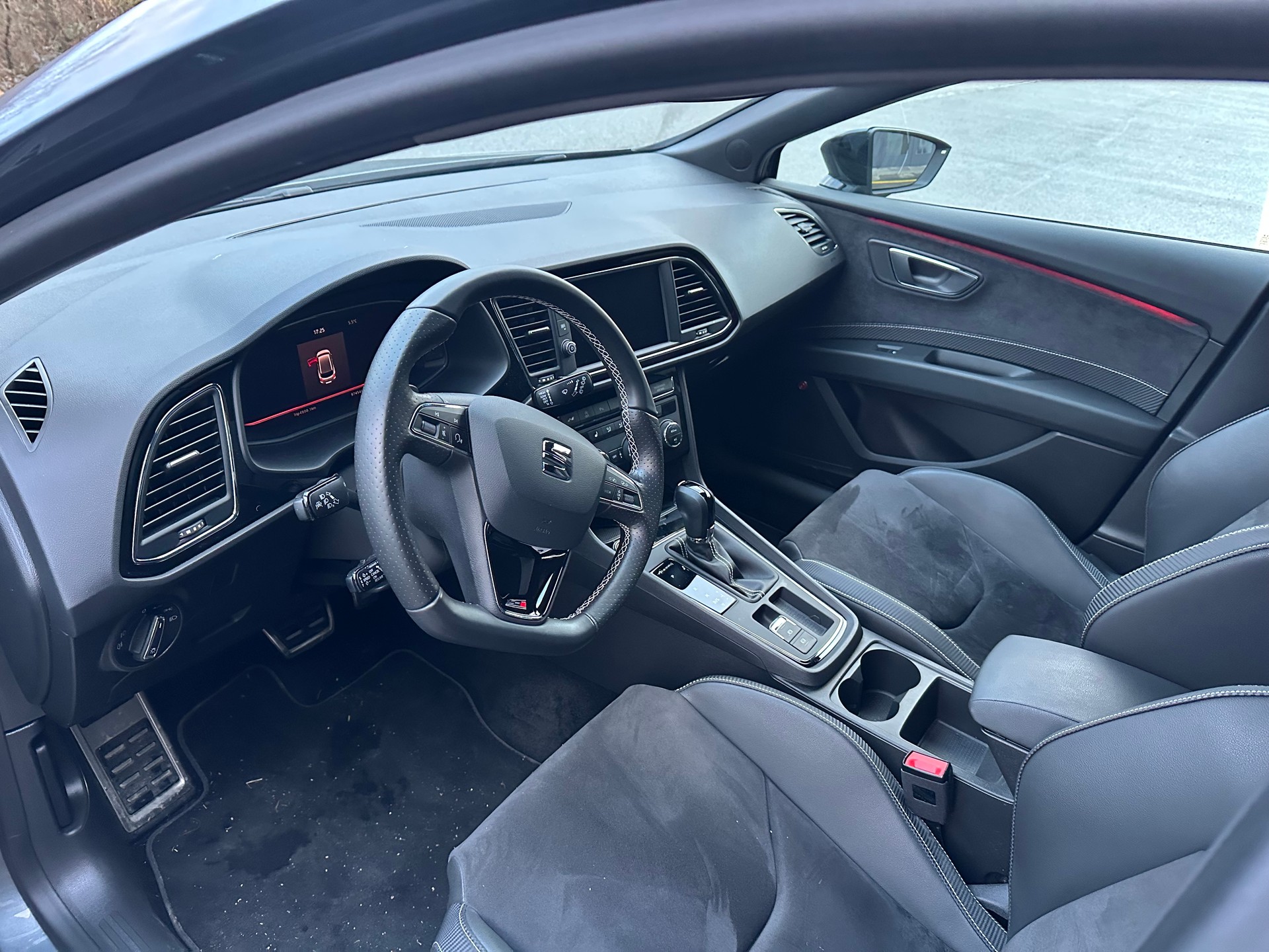 SEAT Leon ST 2.0 TSI Cupra 300 4 Drive DSG-image-5