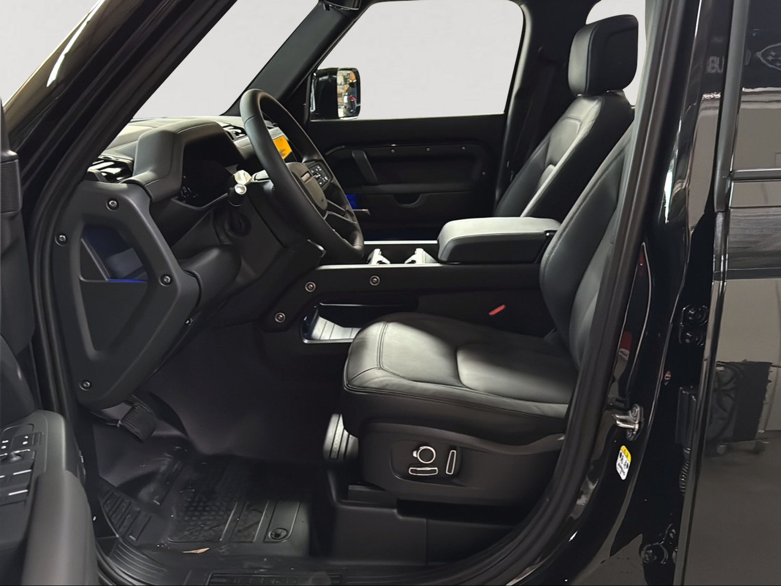 LAND ROVER Defender 130 3.0 D I6 350 X-Dynamic HSE AWD AT8-image-6