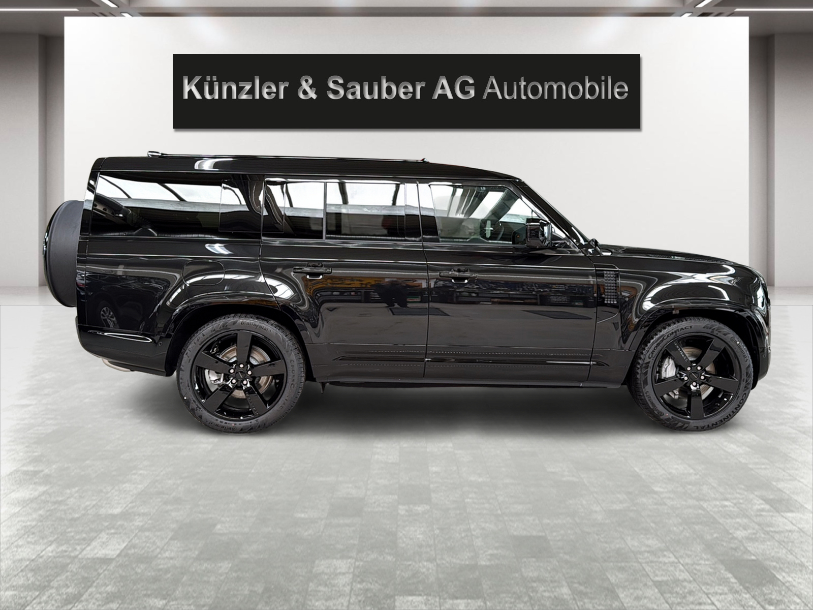 LAND ROVER Defender 130 3.0 D I6 350 X-Dynamic HSE AWD AT8-image-2
