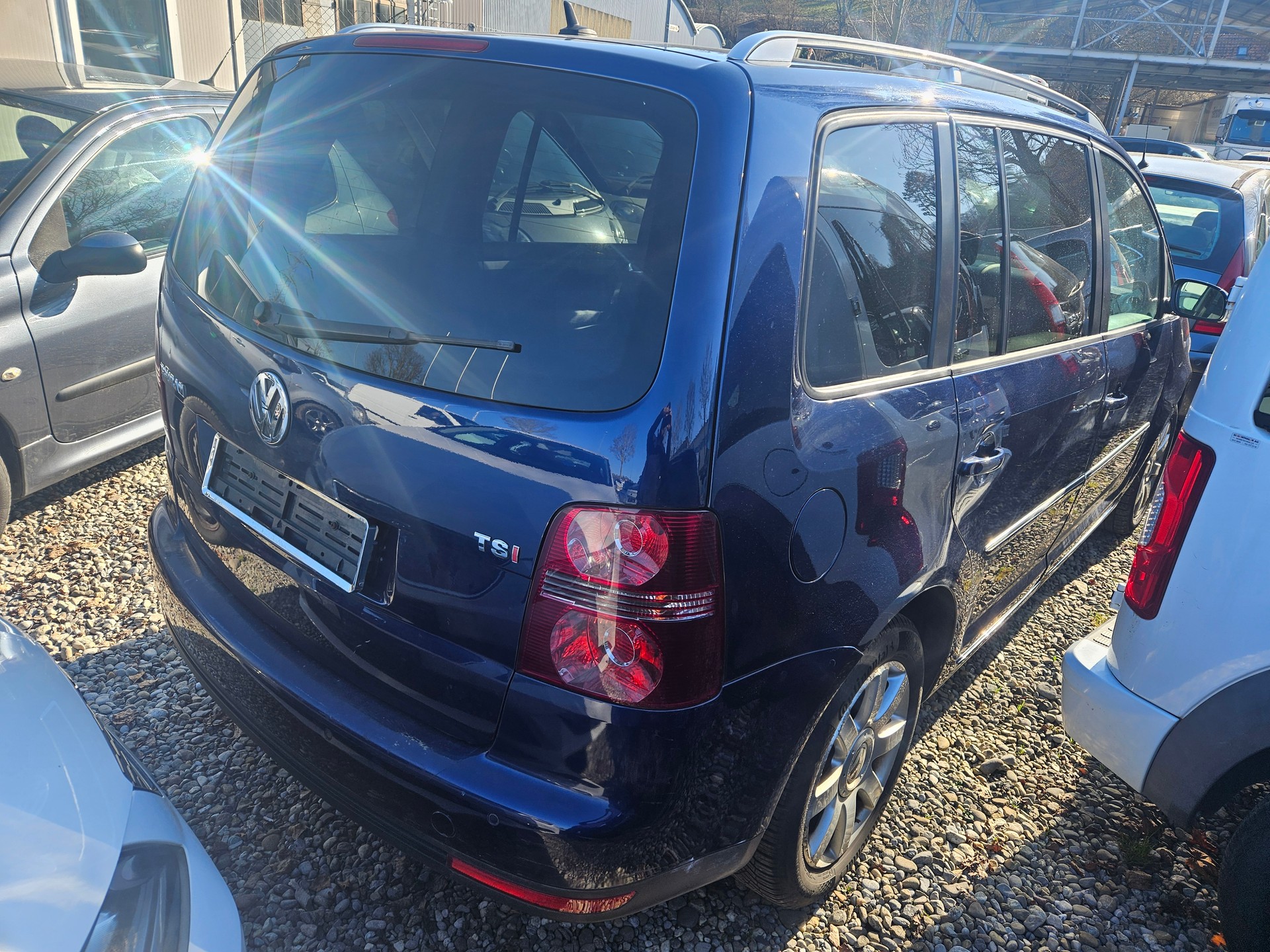 VW Touran 1.4 TSI Highline-image-2