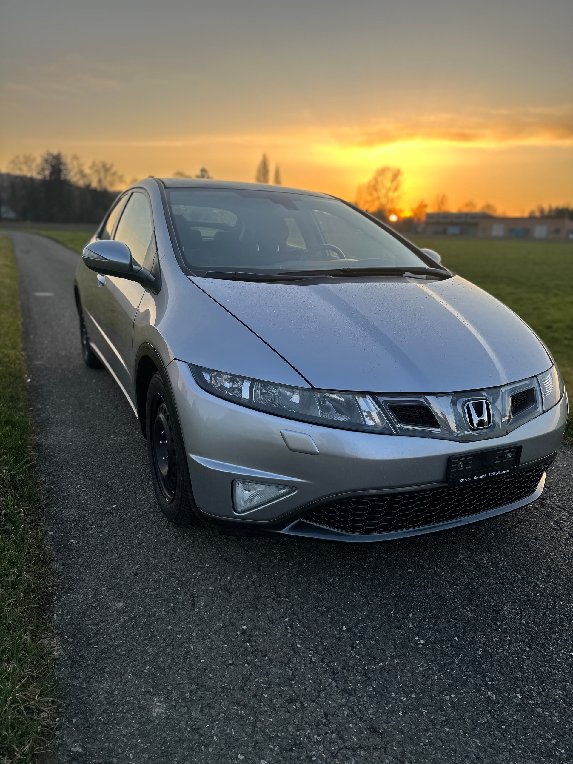 HONDA Civic 1.8i Comfort Automatic-showroom-element-2