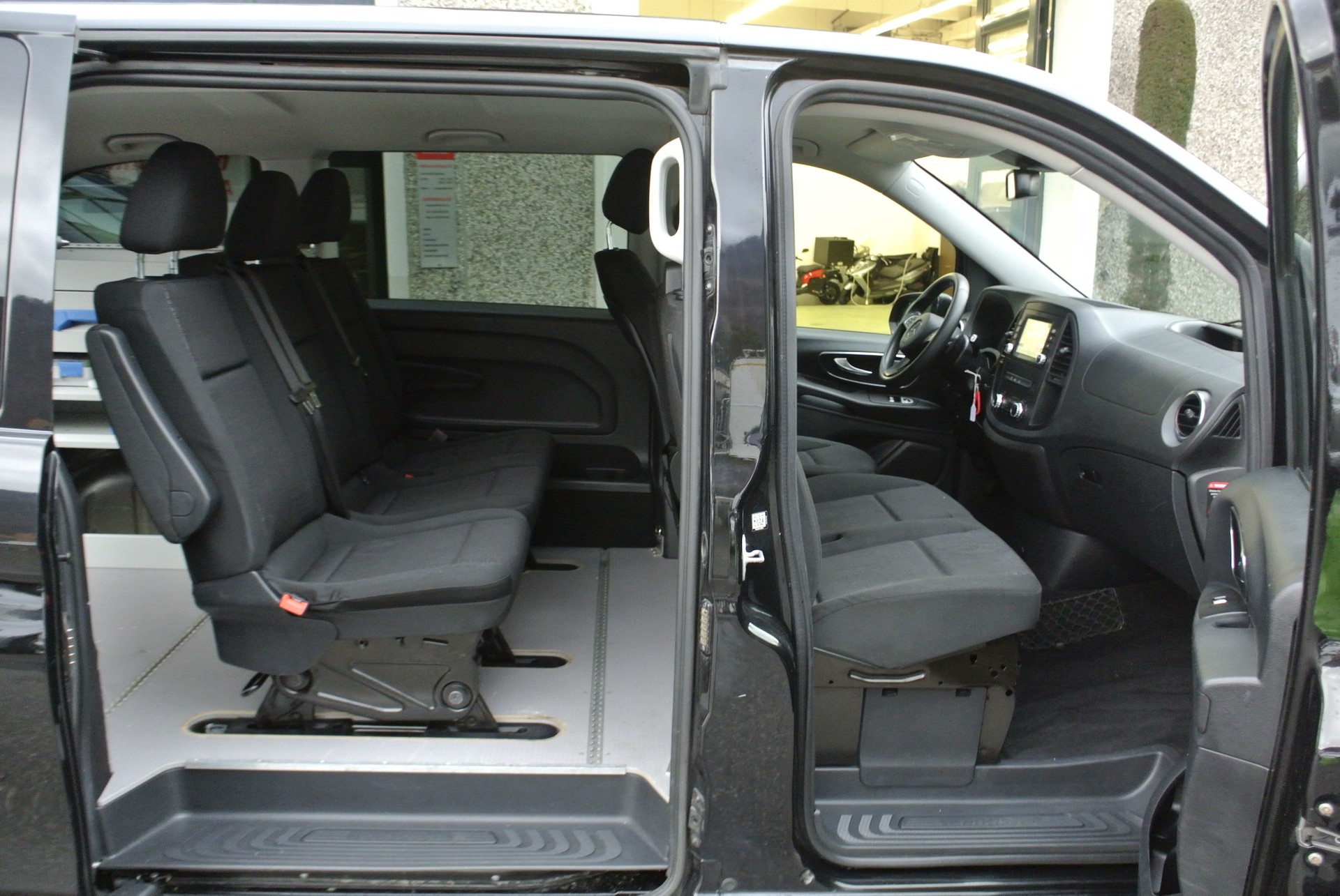 MERCEDES-BENZ Vito 116 CDI Pro Tourer 4Matic 9G-Tronic-image-14