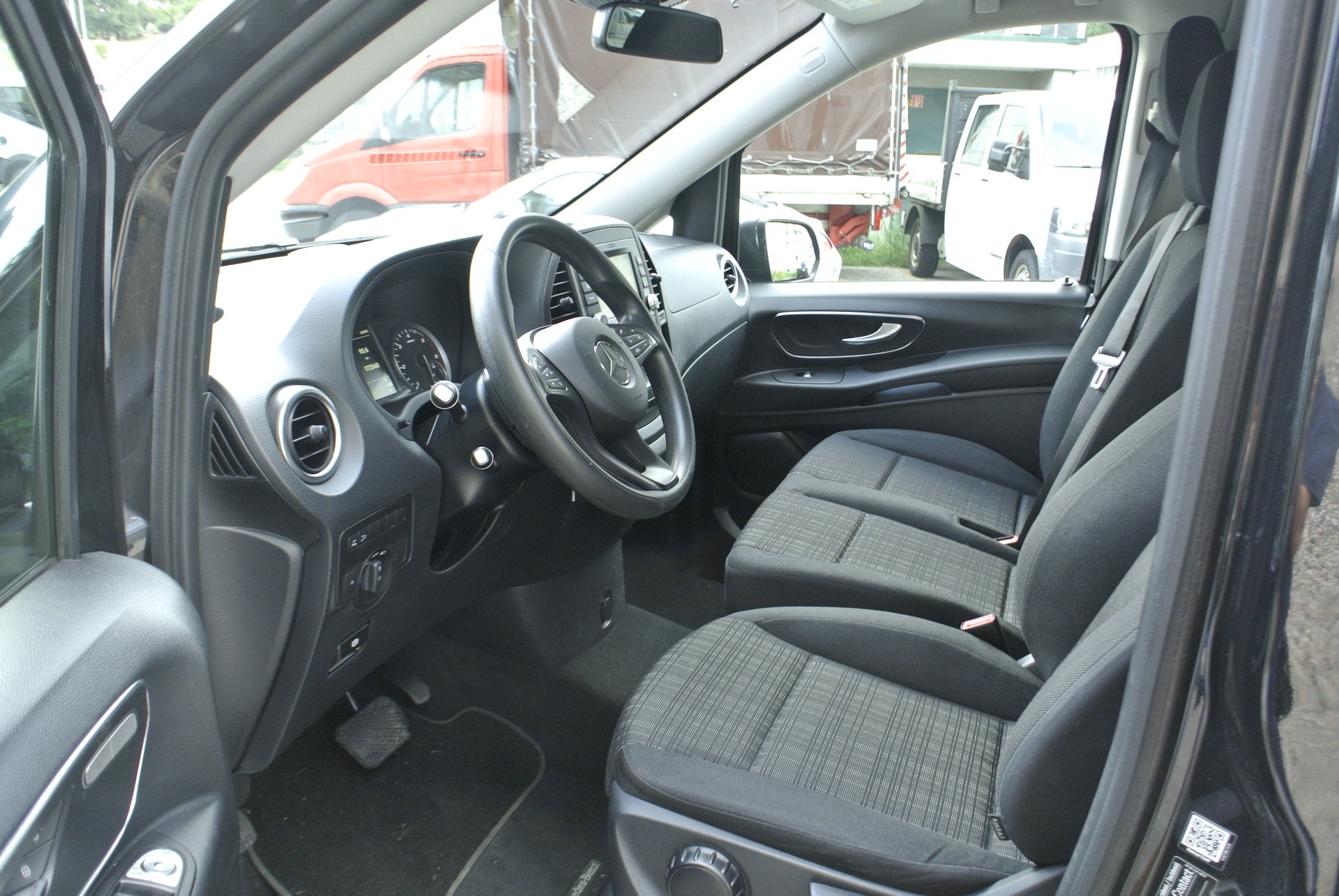MERCEDES-BENZ Vito 116 CDI Pro Tourer 4Matic 9G-Tronic-image-11