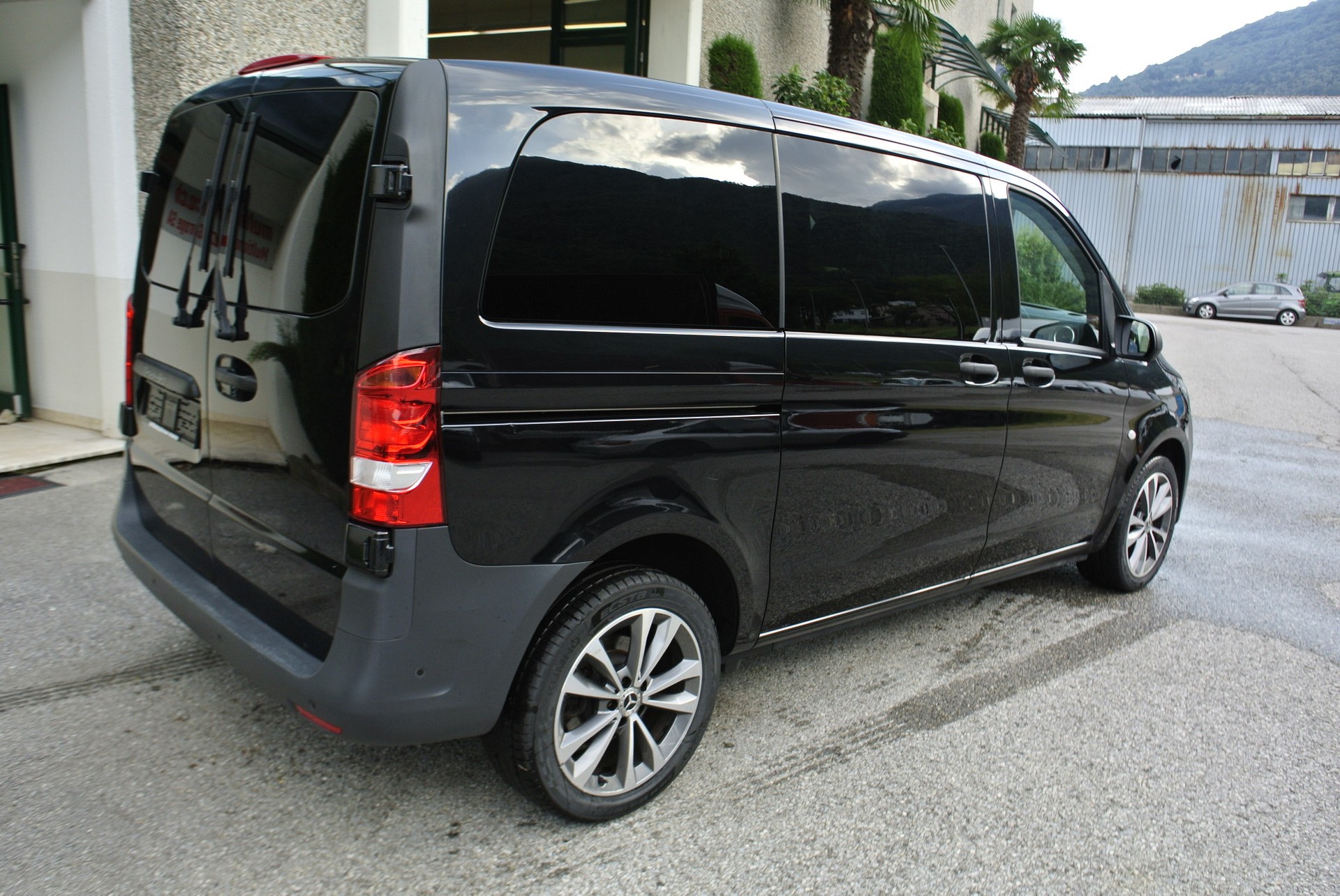 MERCEDES-BENZ Vito 116 CDI Pro Tourer 4Matic 9G-Tronic-image-4