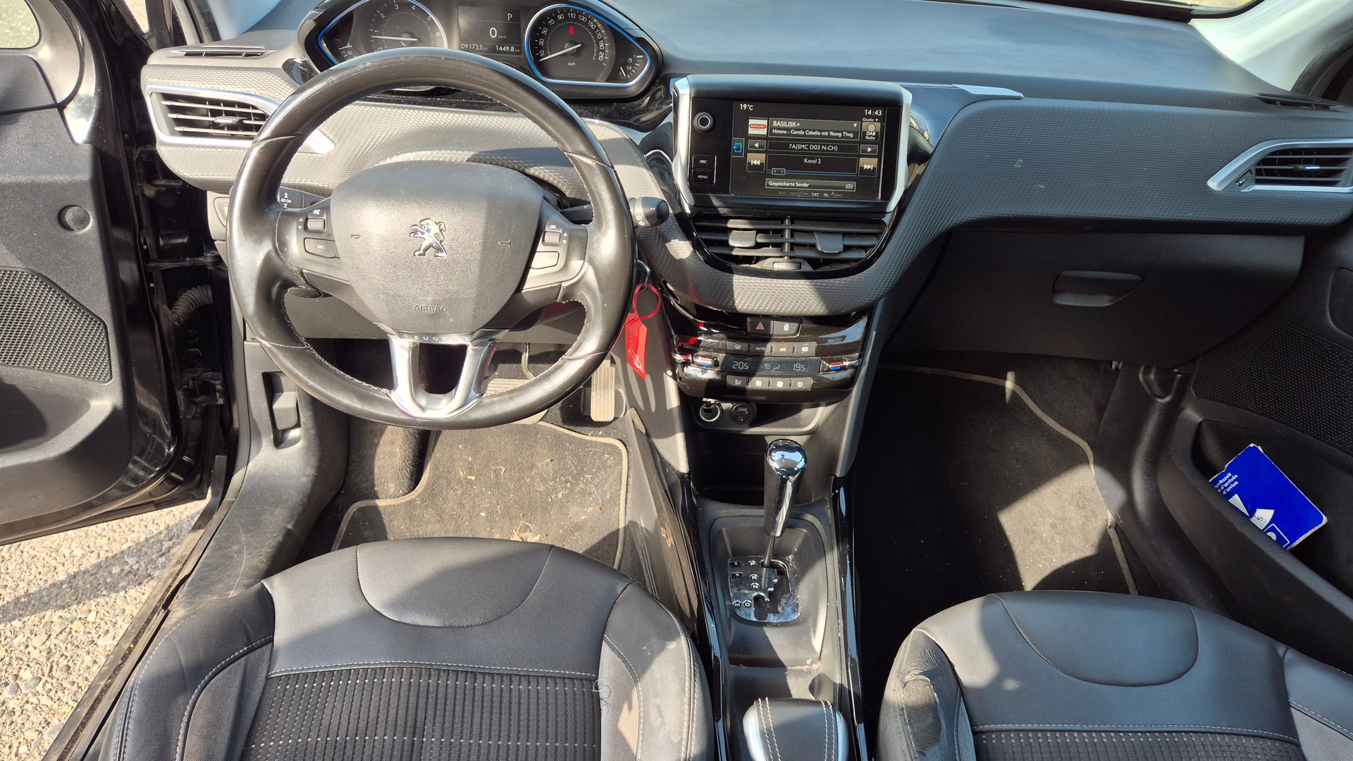 PEUGEOT 2008 1.6 VTI Active Automatic-image-9