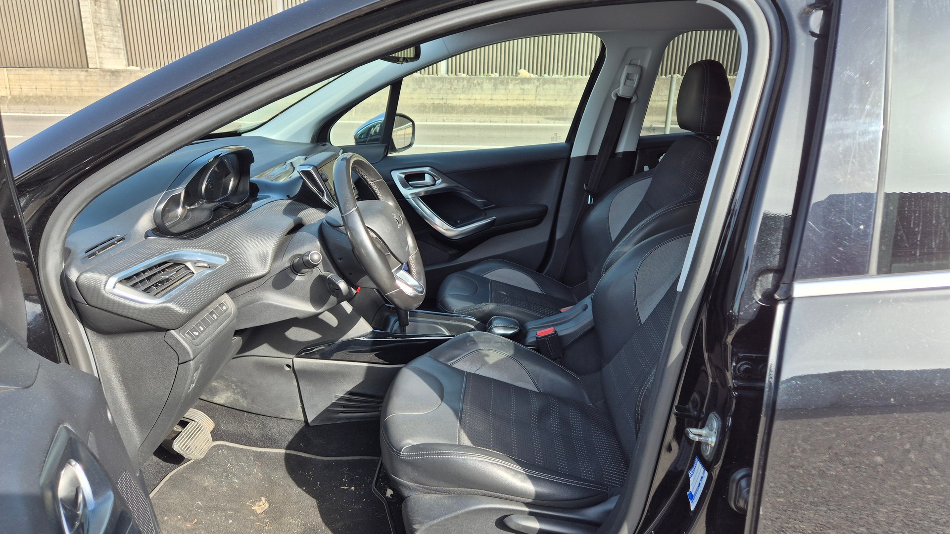 PEUGEOT 2008 1.6 VTI Active Automatic-image-7