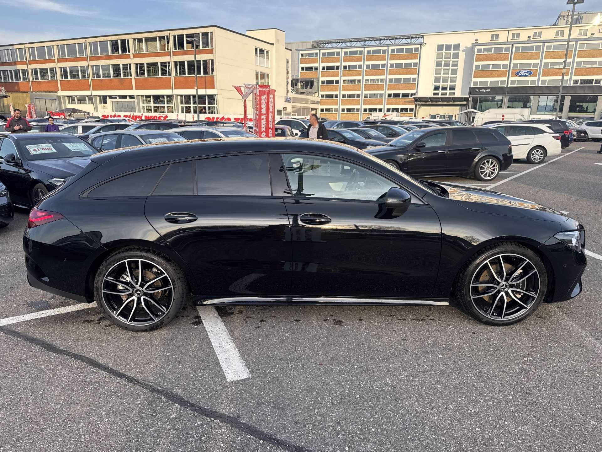 MERCEDES-BENZ CLA Shooting Brake 200 AMG Line Advanced Plus DCT-Automat-image-10