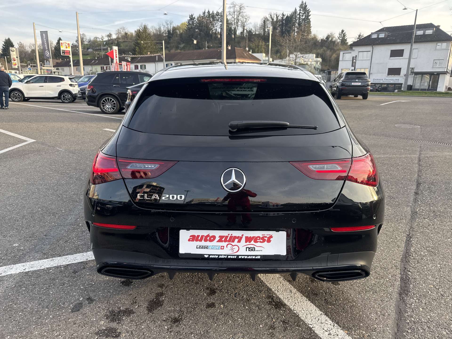 MERCEDES-BENZ CLA Shooting Brake 200 AMG Line Advanced Plus DCT-Automat-image-13