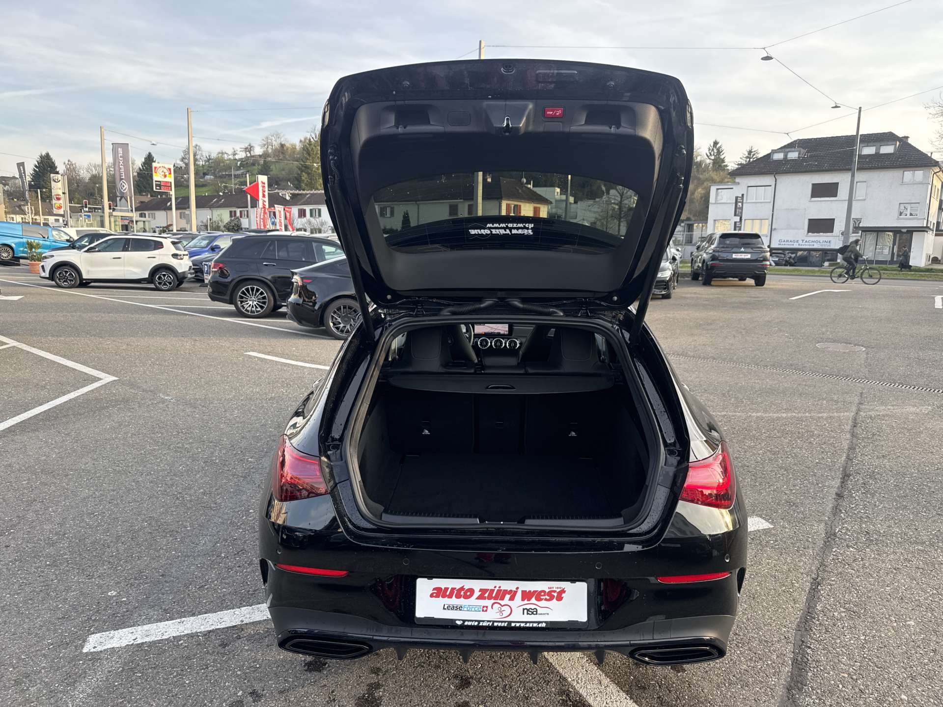 MERCEDES-BENZ CLA Shooting Brake 200 AMG Line Advanced Plus DCT-Automat-image-7
