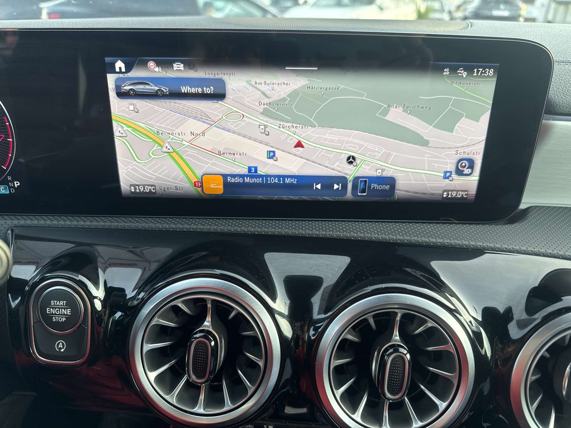 MERCEDES-BENZ CLA Shooting Brake 200 AMG Line Advanced Plus DCT-Automat-image-1