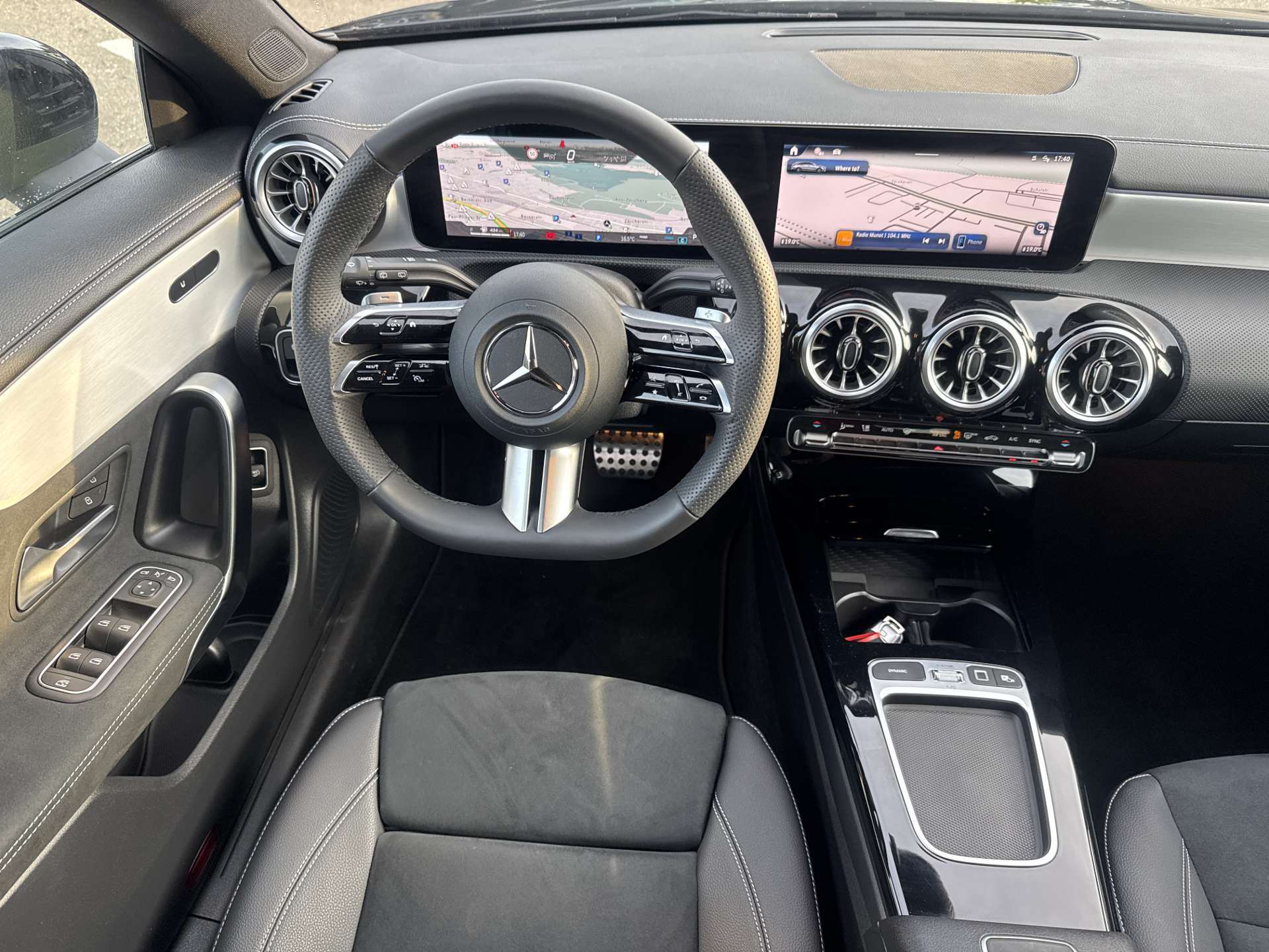 MERCEDES-BENZ CLA Shooting Brake 200 AMG Line Advanced Plus DCT-Automat-image-4