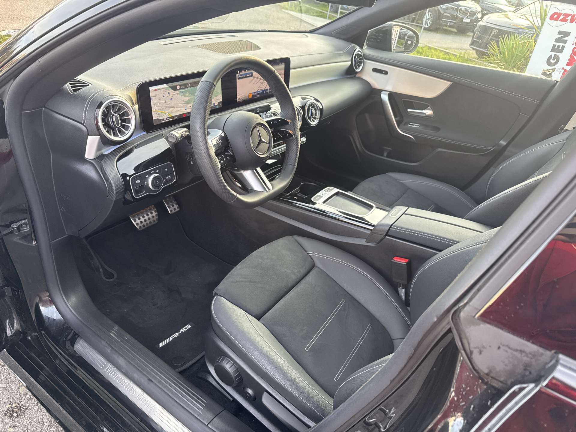 MERCEDES-BENZ CLA Shooting Brake 200 AMG Line Advanced Plus DCT-Automat-image-5