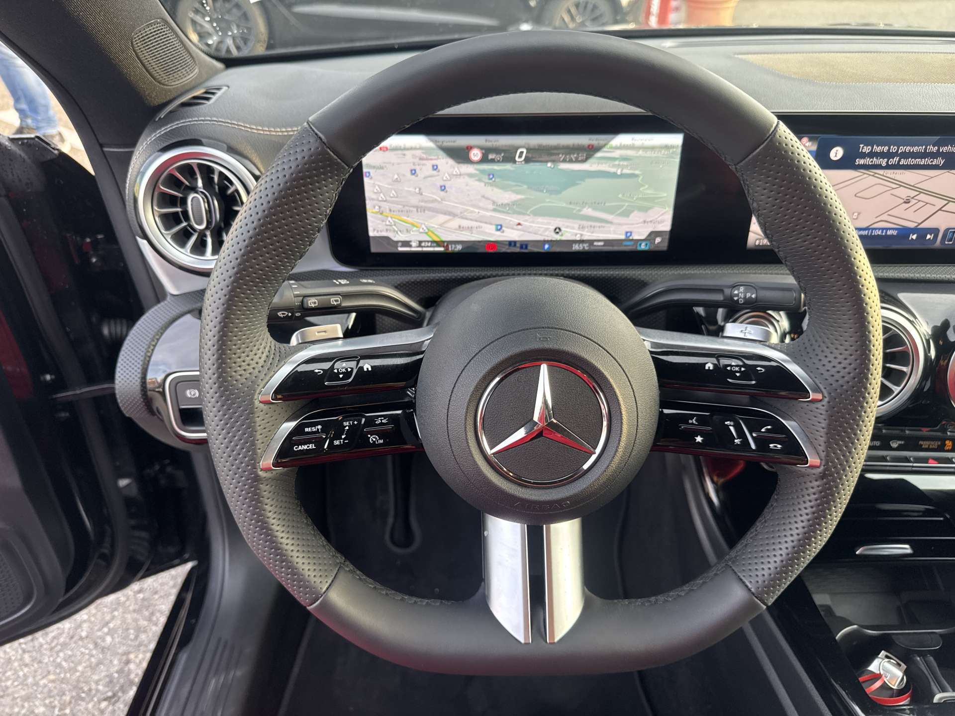 MERCEDES-BENZ CLA Shooting Brake 200 AMG Line Advanced Plus DCT-Automat-image-14