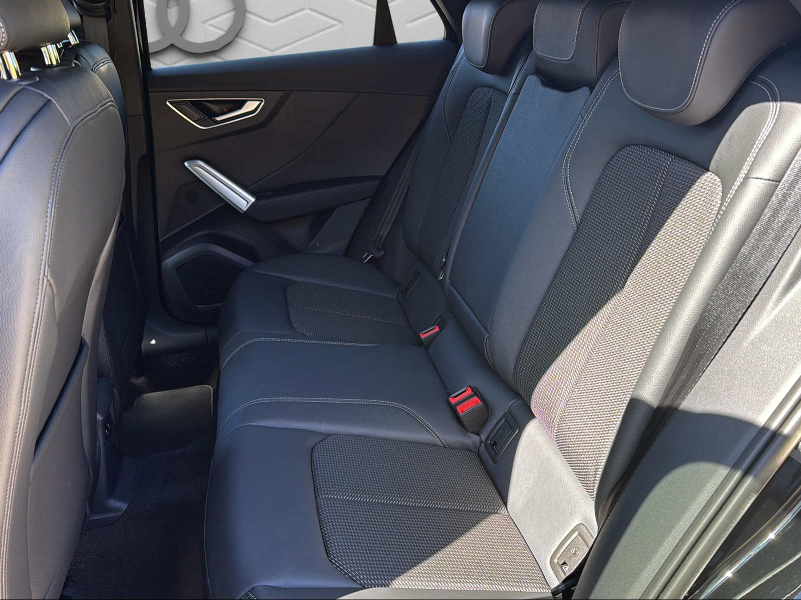 AUDI Q2 35 TFSI S line S-tronic-image-12