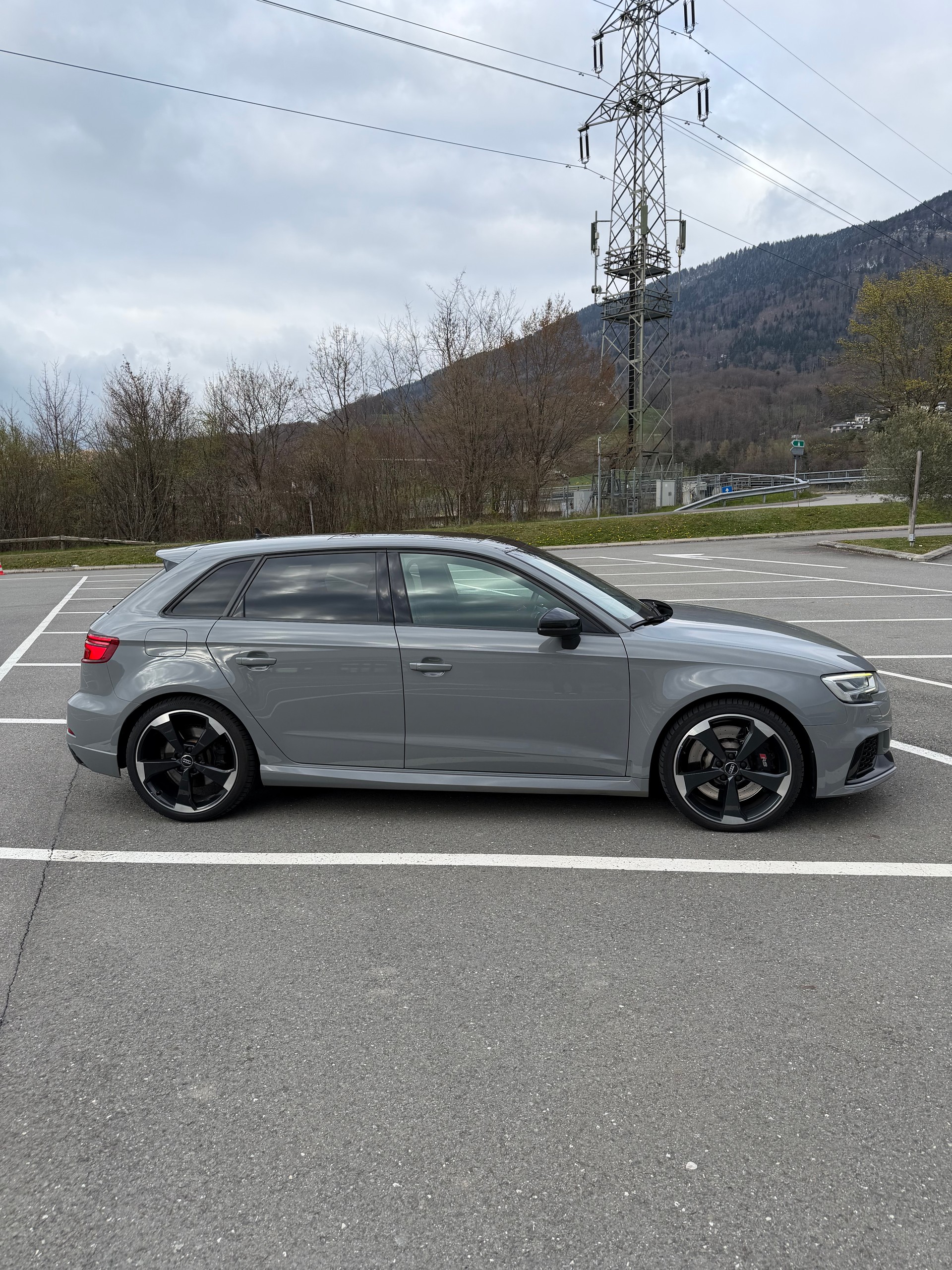 AUDI RS3 Sportback 2.5 TSI quattro S-tronic-image-3