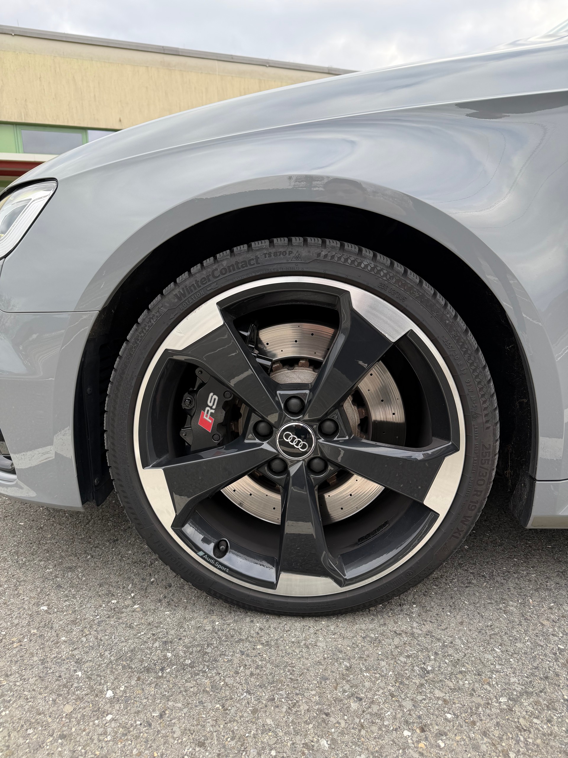 AUDI RS3 Sportback 2.5 TSI quattro S-tronic-image-2