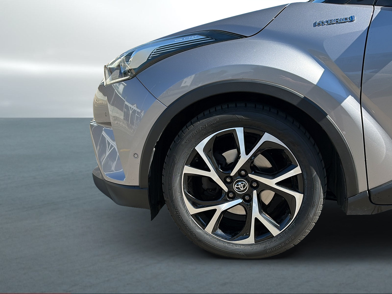TOYOTA C-HR 1.8 HSD Style CVT-image-2
