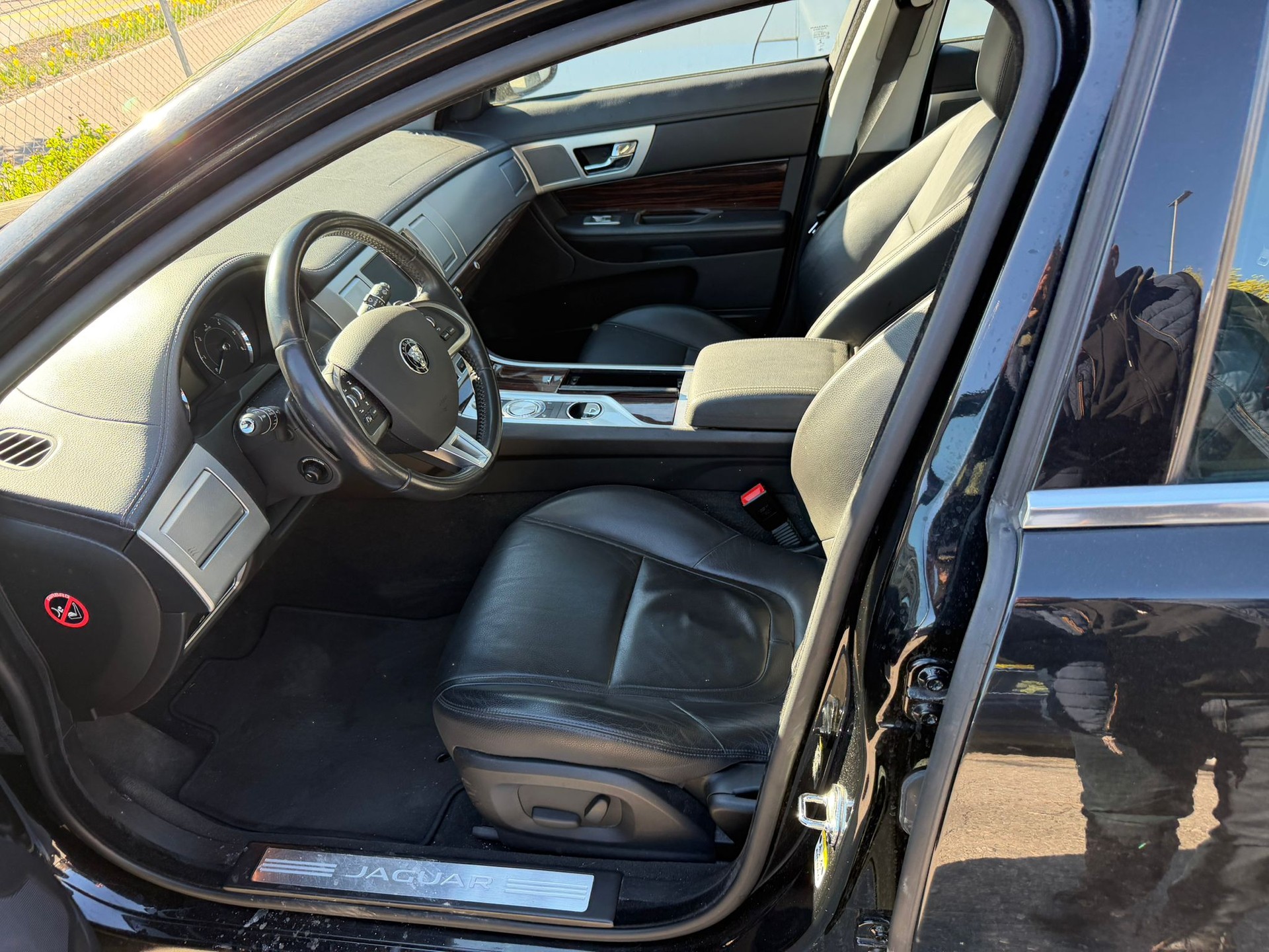 JAGUAR XF Sportbrake 2.2d-image-6