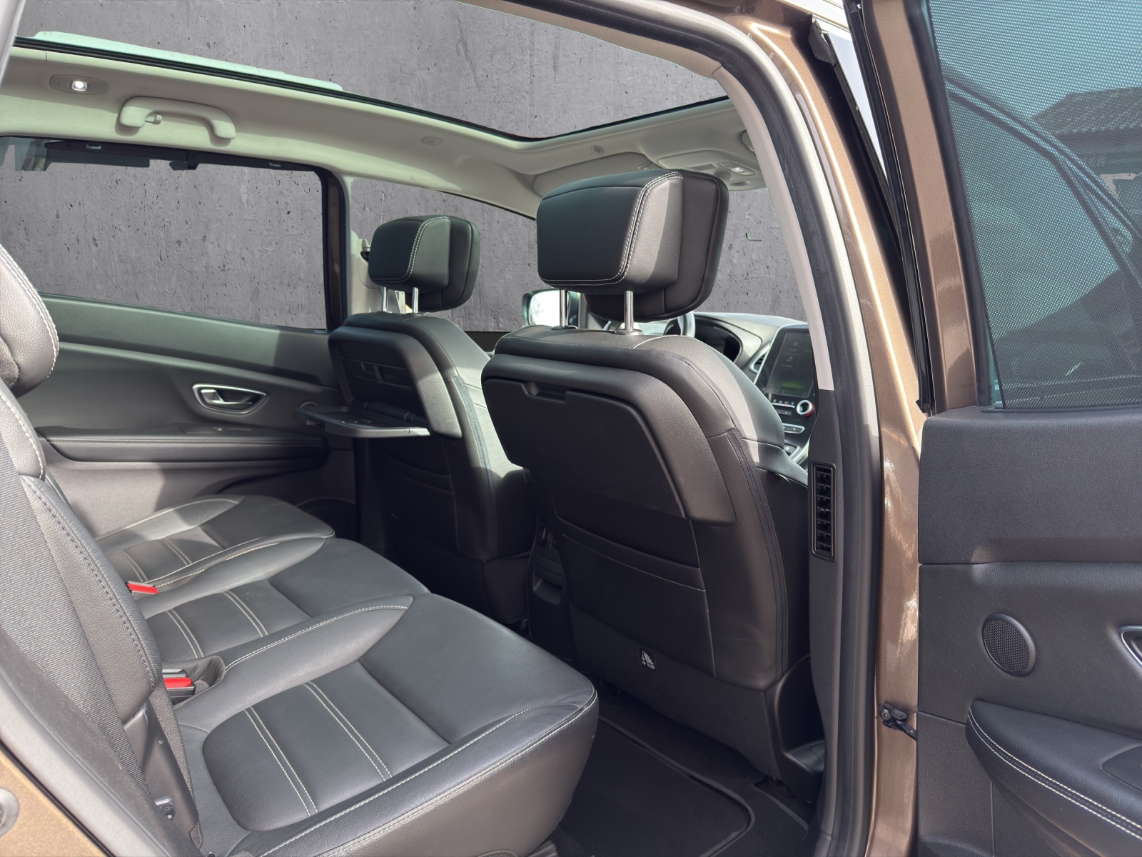 RENAULT Grand Scénic 1.6 dCi Initiale Paris EDC-image-11