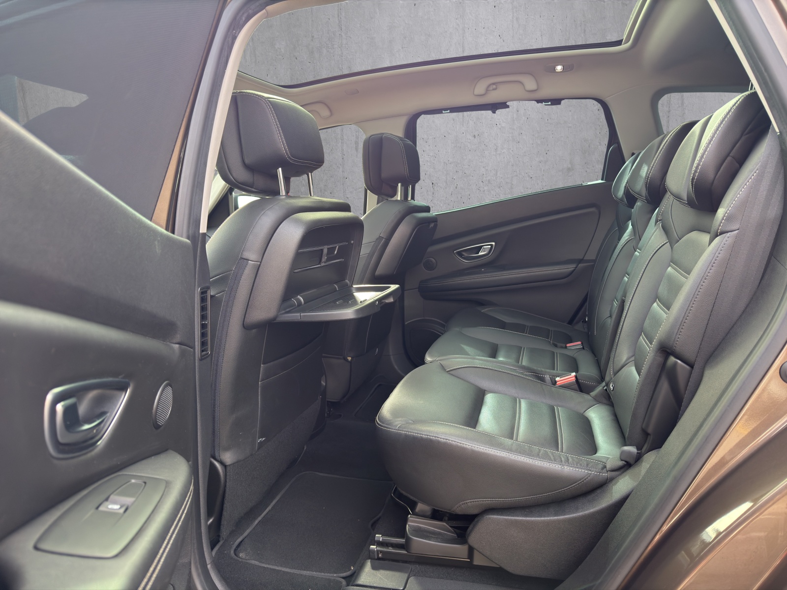 RENAULT Grand Scénic 1.6 dCi Initiale Paris EDC-image-12