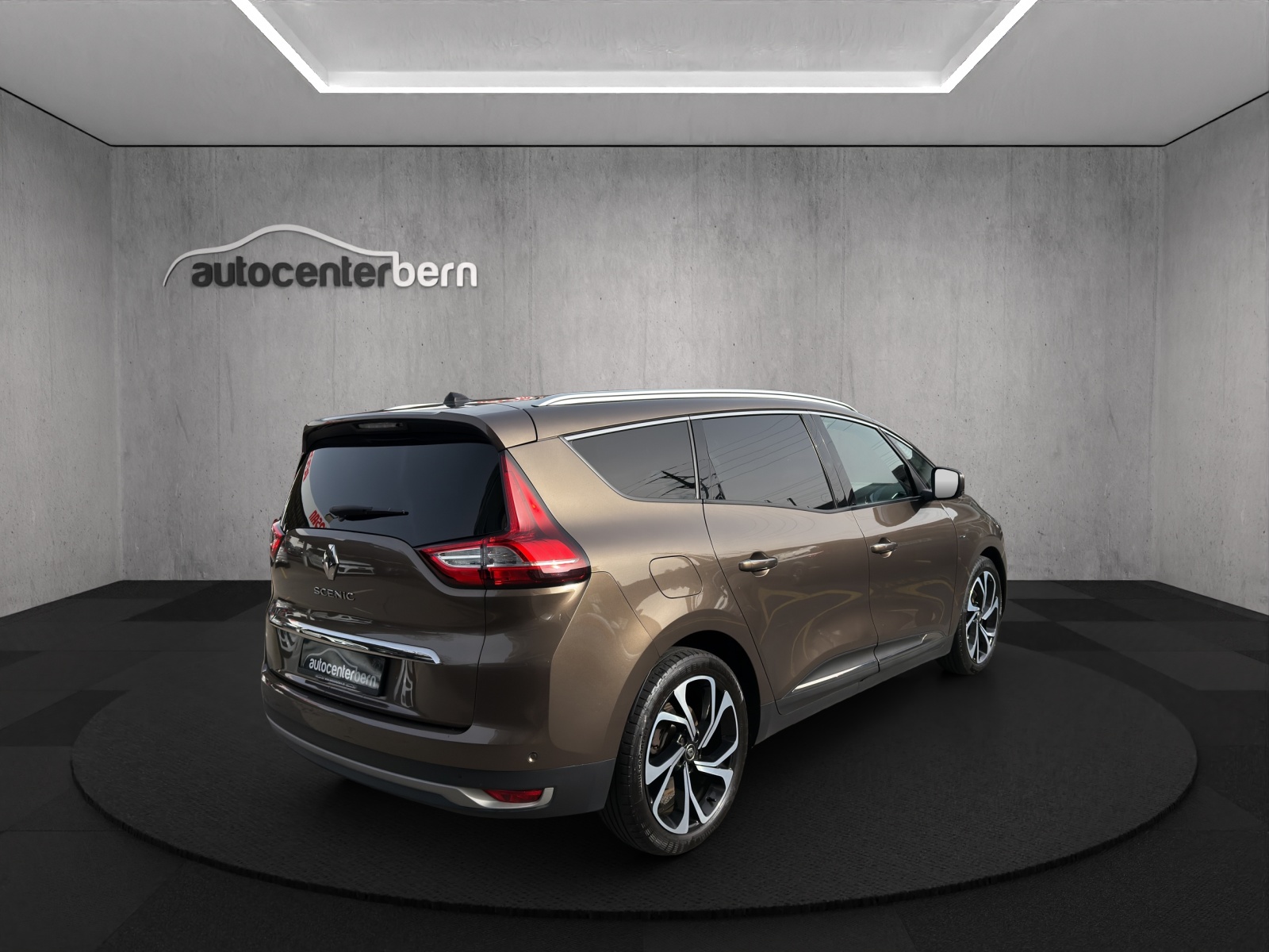RENAULT Grand Scénic 1.6 dCi Initiale Paris EDC-image-5