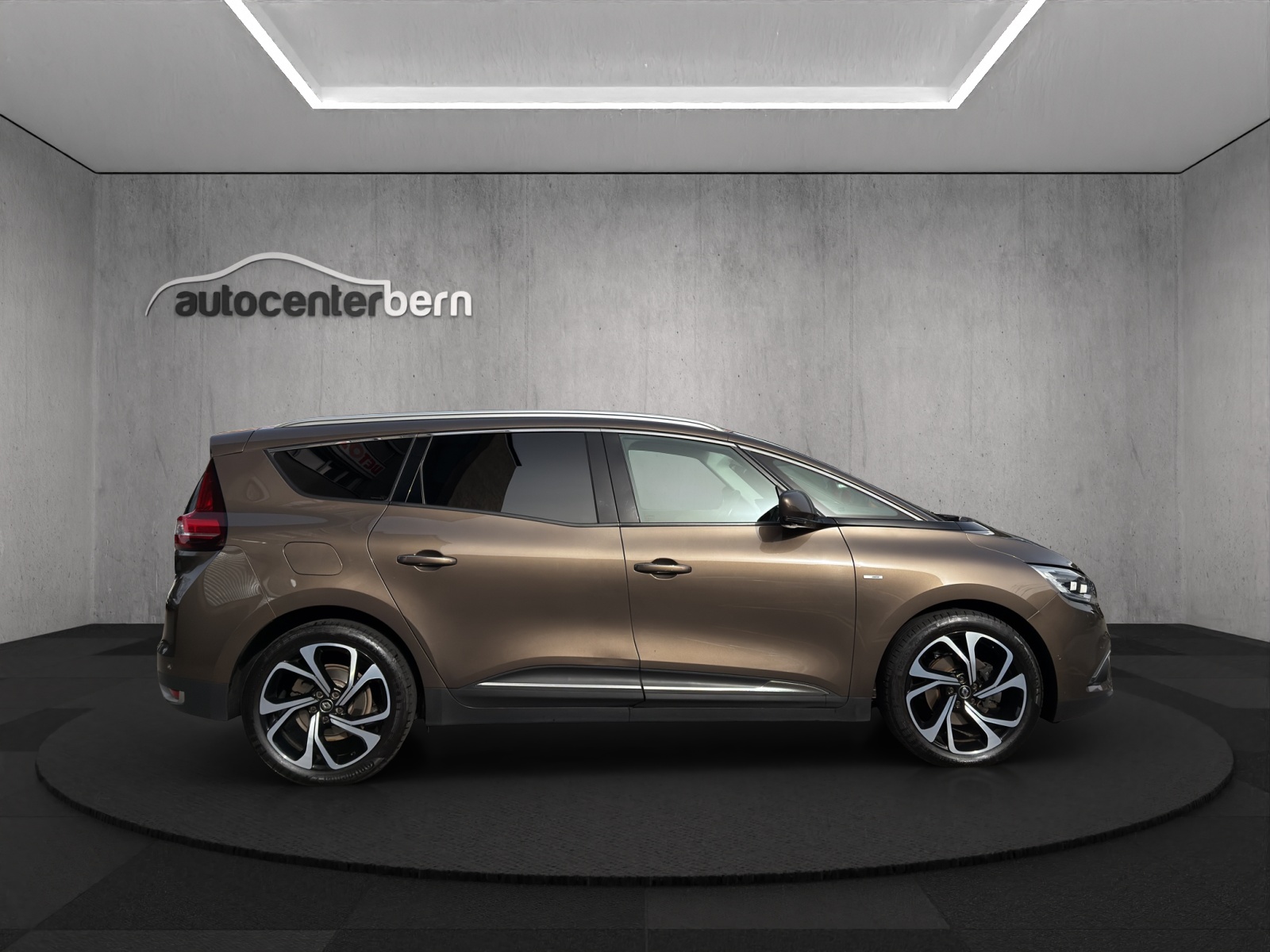 RENAULT Grand Scénic 1.6 dCi Initiale Paris EDC-image-6