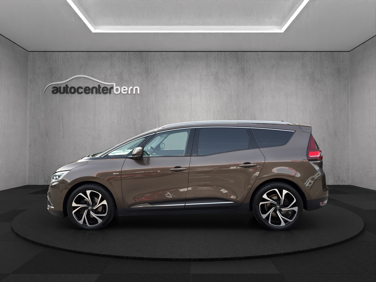 RENAULT Grand Scénic 1.6 dCi Initiale Paris EDC-image-2