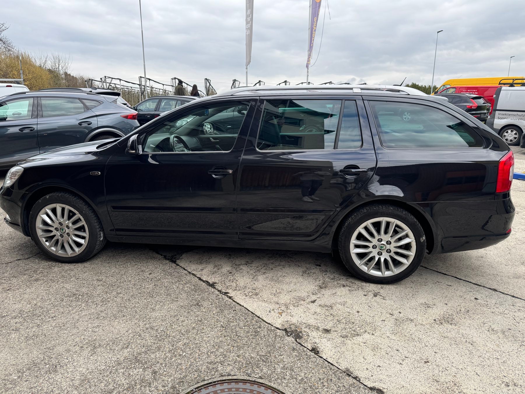 SKODA Octavia Combi 1.8 TSI Laurin & Klement-image-7