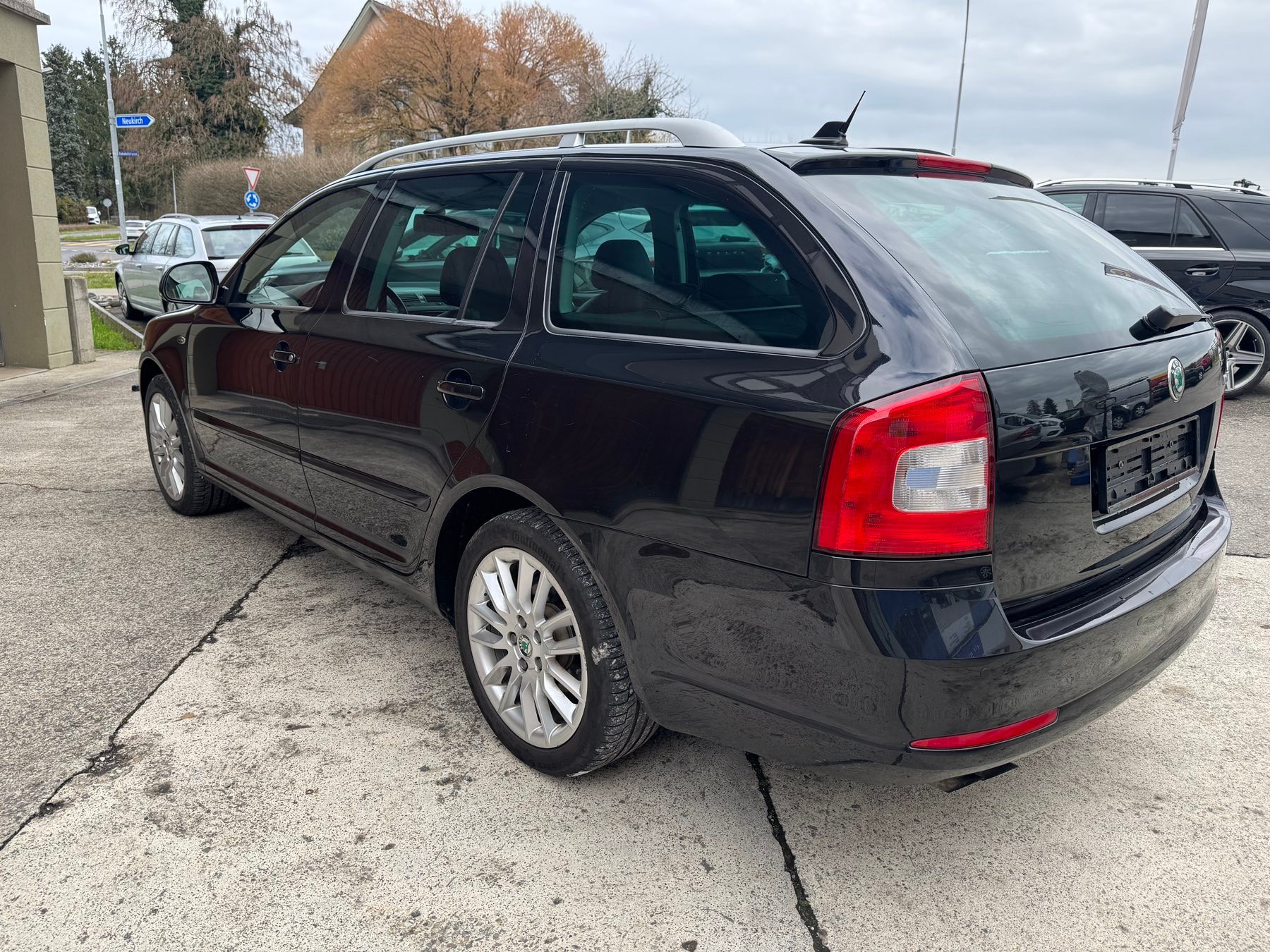 SKODA Octavia Combi 1.8 TSI Laurin & Klement-image-6