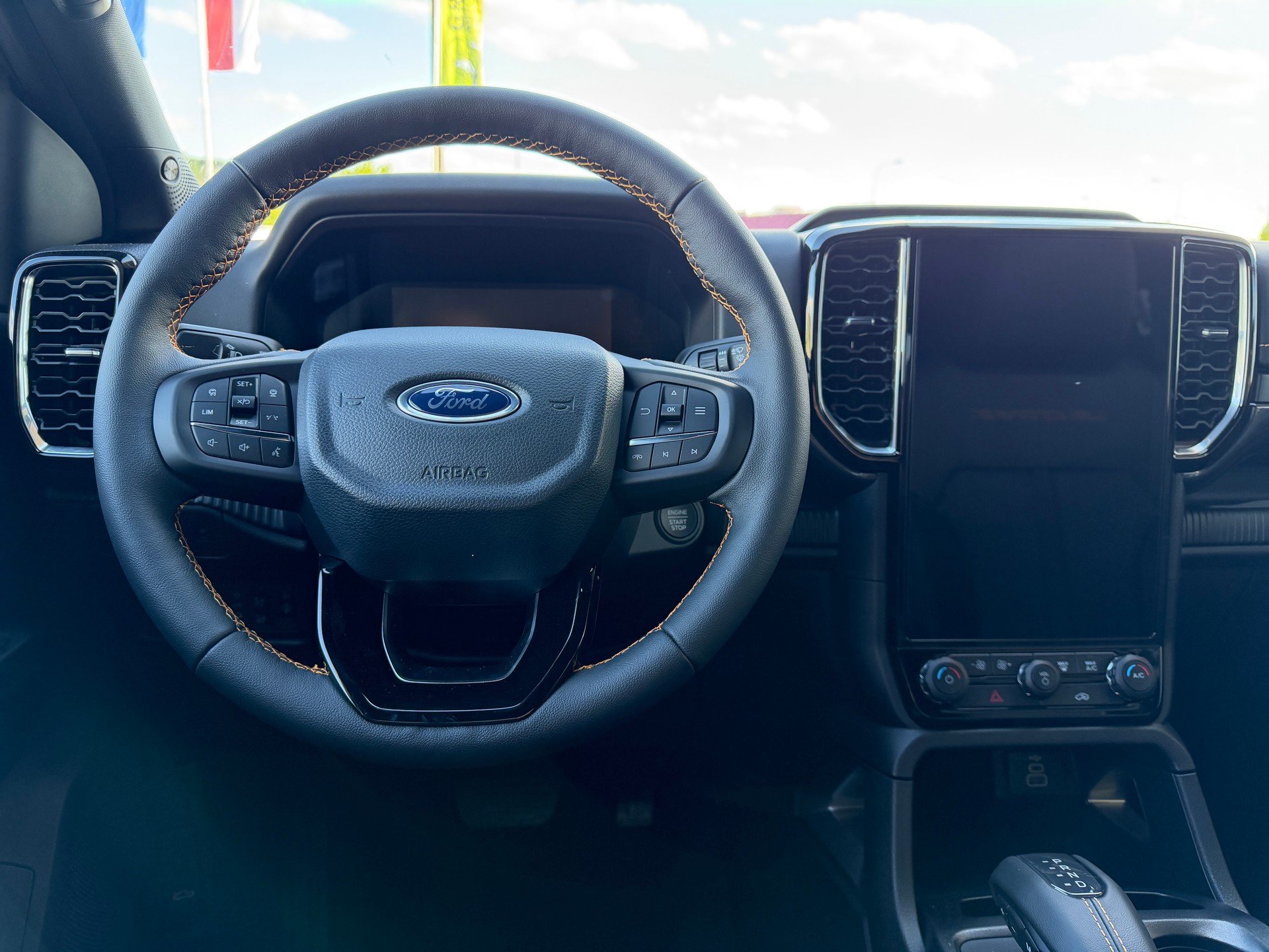 FORD Ranger Wildtrak 2.0 Eco Blue e-4WD Automat-image-8