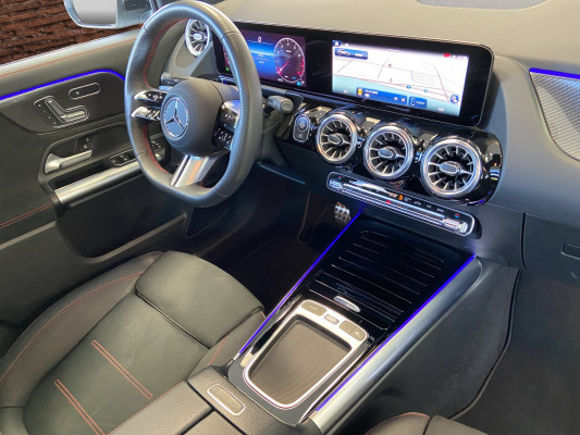 MERCEDES-BENZ GLA 250 4Matic 8G-DCT-image-14