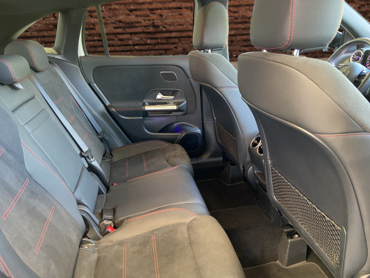 MERCEDES-BENZ GLA 250 4Matic 8G-DCT-image-13