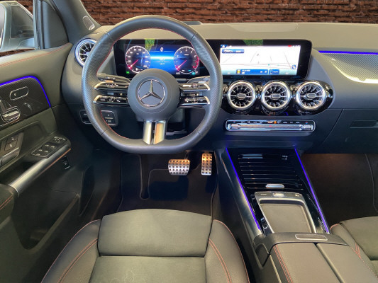 MERCEDES-BENZ GLA 250 4Matic 8G-DCT-image-10