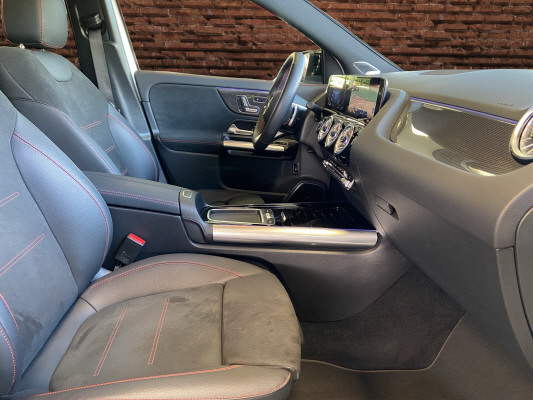 MERCEDES-BENZ GLA 250 4Matic 8G-DCT-image-12