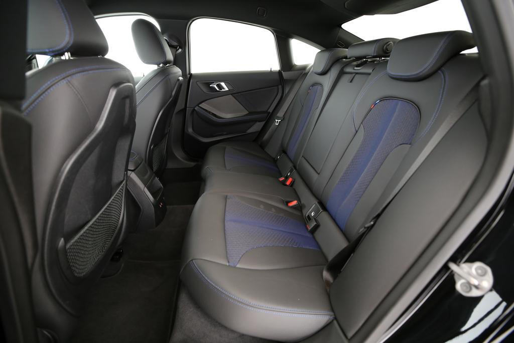 BMW 220d xDrive Gran Coupé-image-12