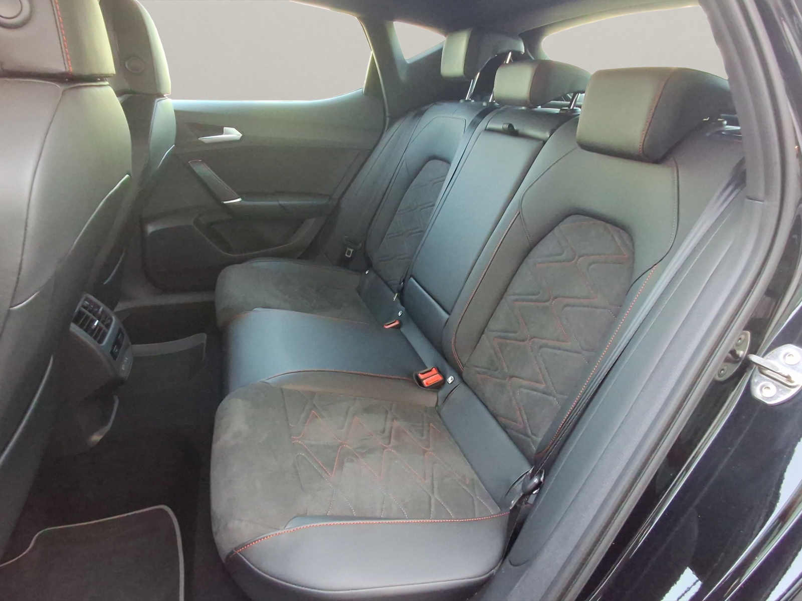 SEAT Leon 1.4 eHybrid Hola FR DSG-image-11
