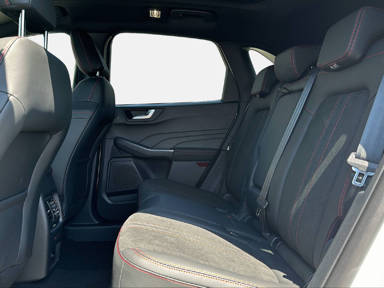 FORD Kuga 2.5 Hybrid ST-Line X 4x4-image-12