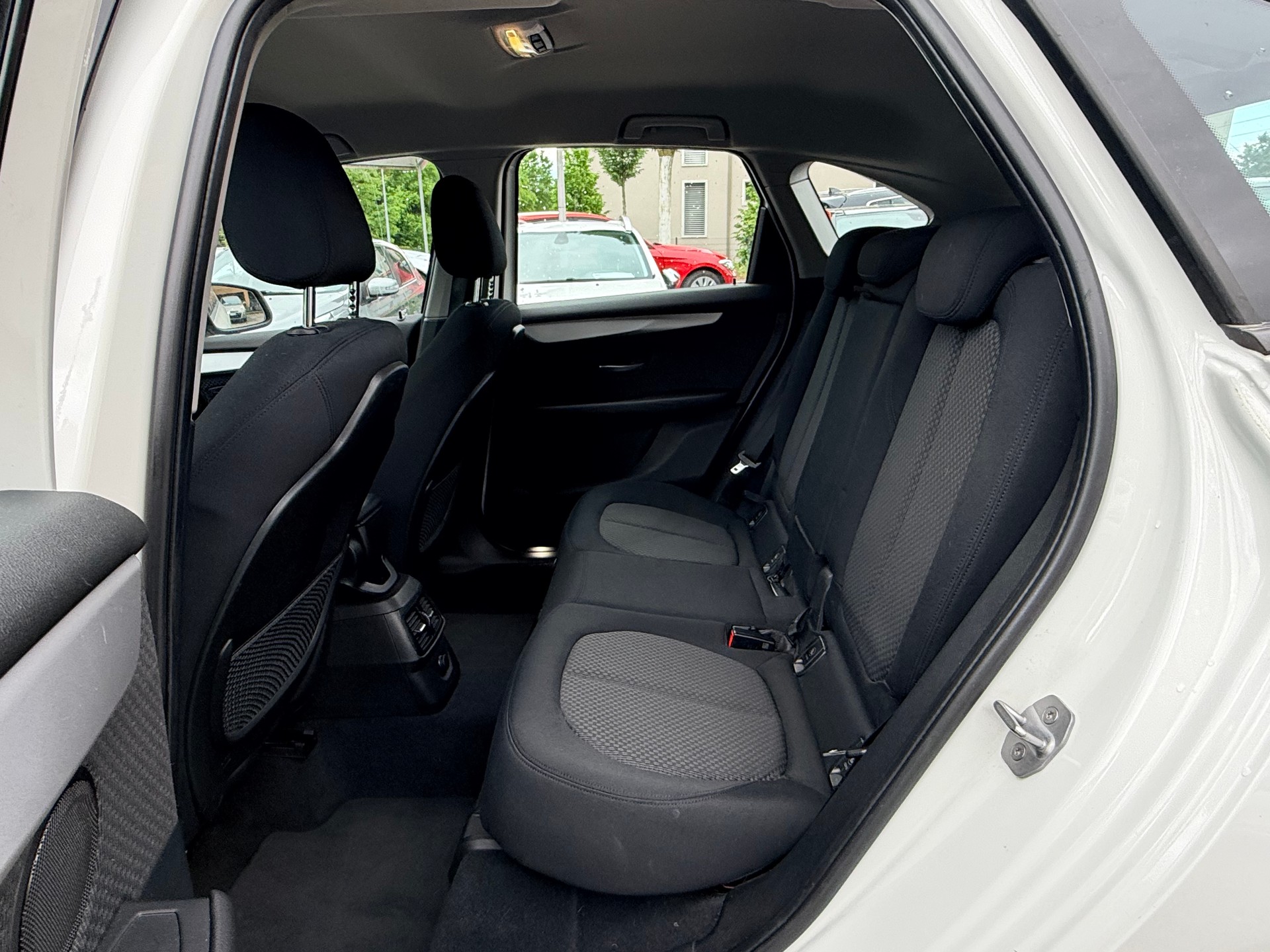 BMW 220d xDrive Active Tourer Steptronic-image-21