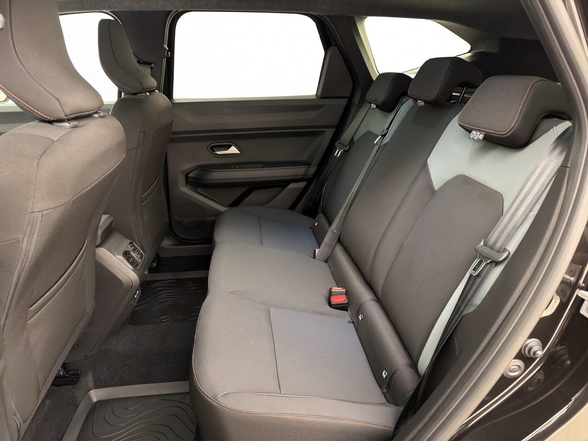 DACIA Bigster 1.2 TCe Extreme 4WD-image-11