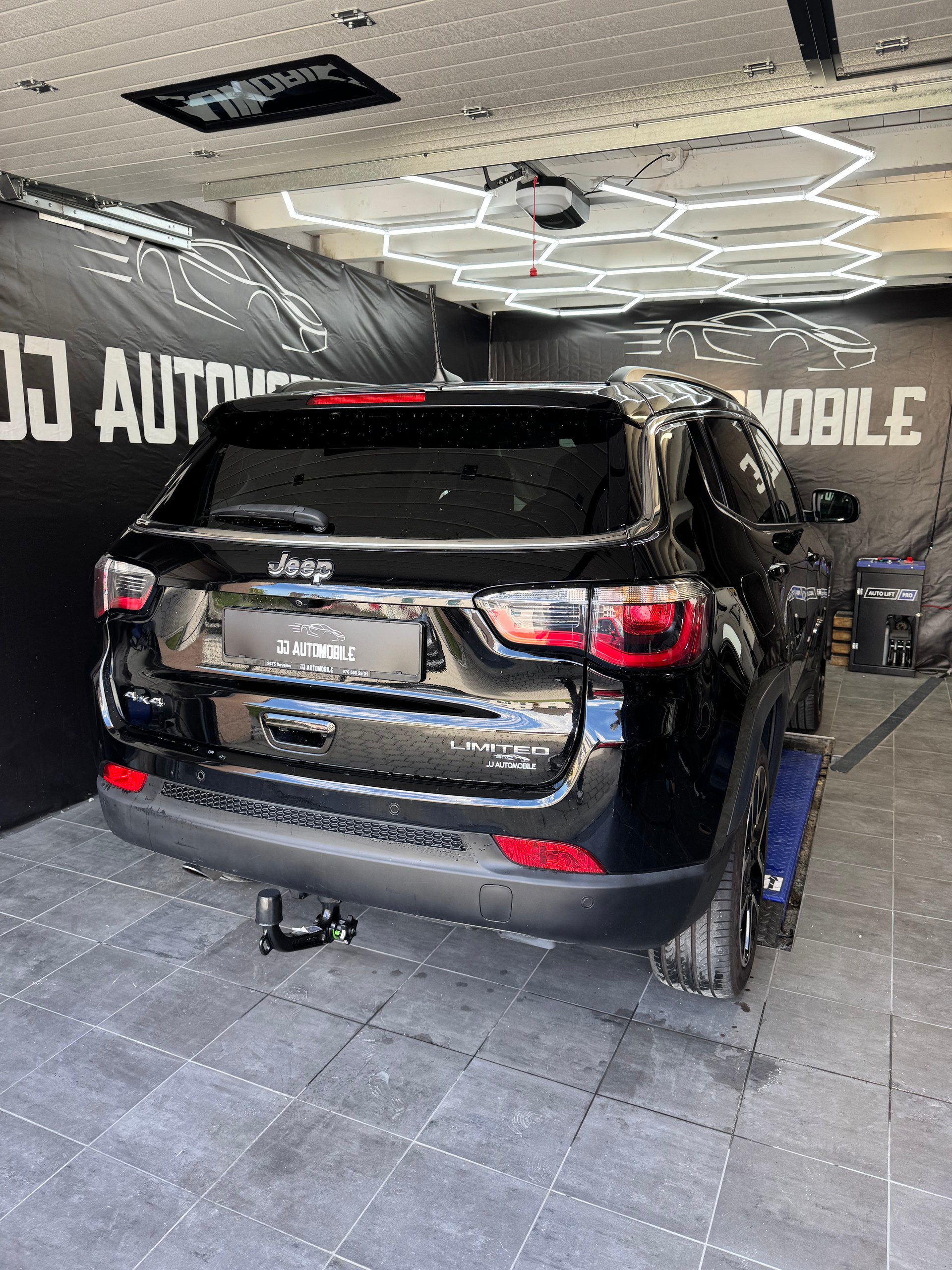 JEEP Compass 2.0CRD Limited AWD 9ATX-image-3